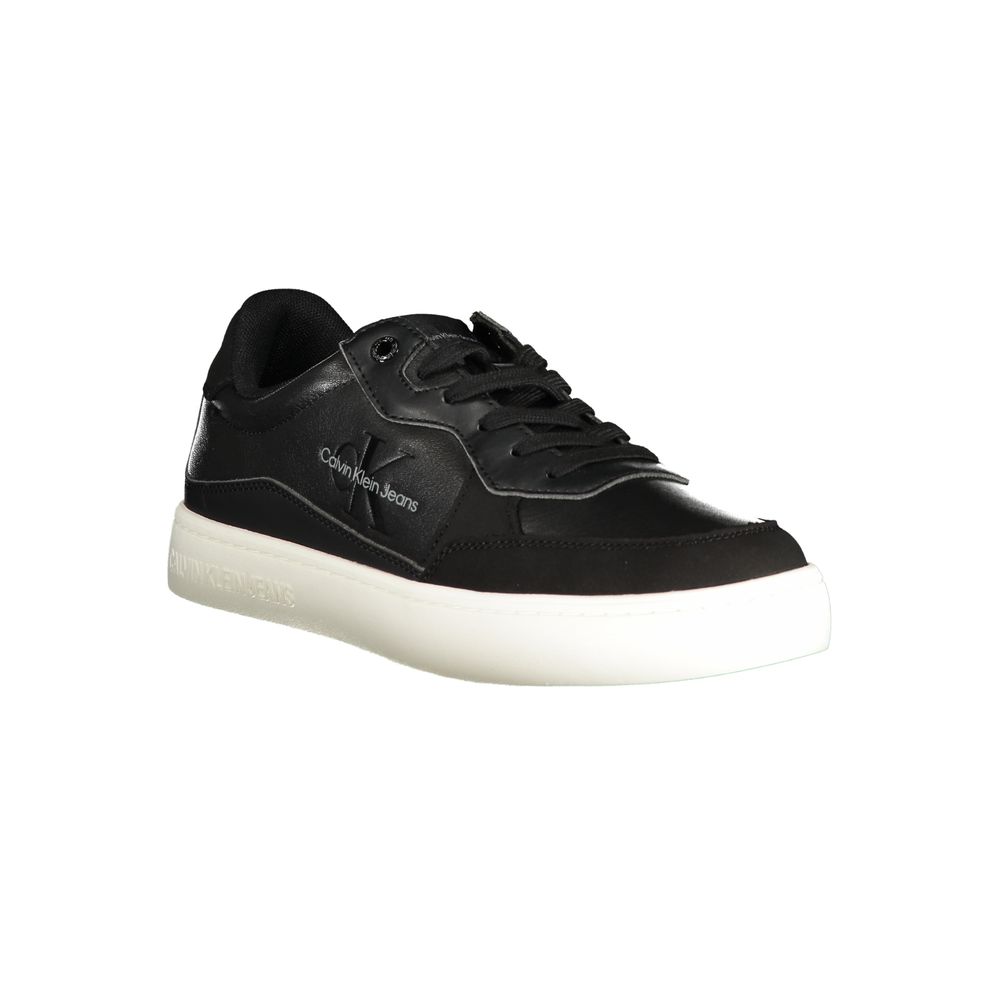Elegante schwarze Sport-Sneaker mit Kontrastdetails