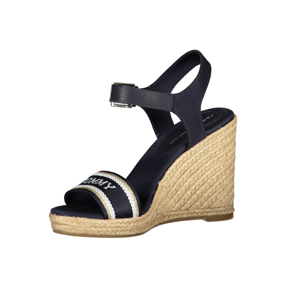 Blaue Polyester-Sandale