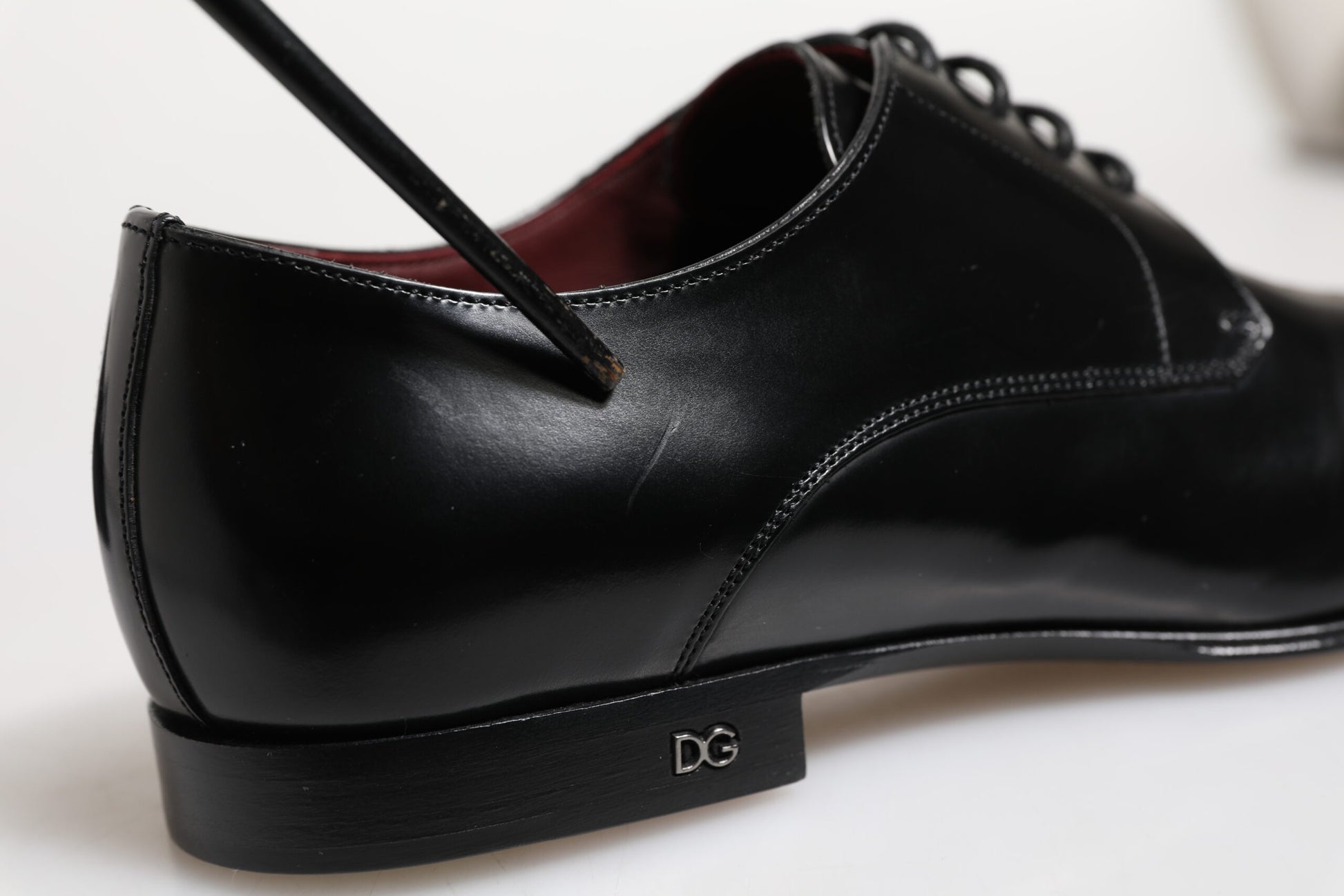 Schwarze Derby-Schnürschuhe aus Leder
