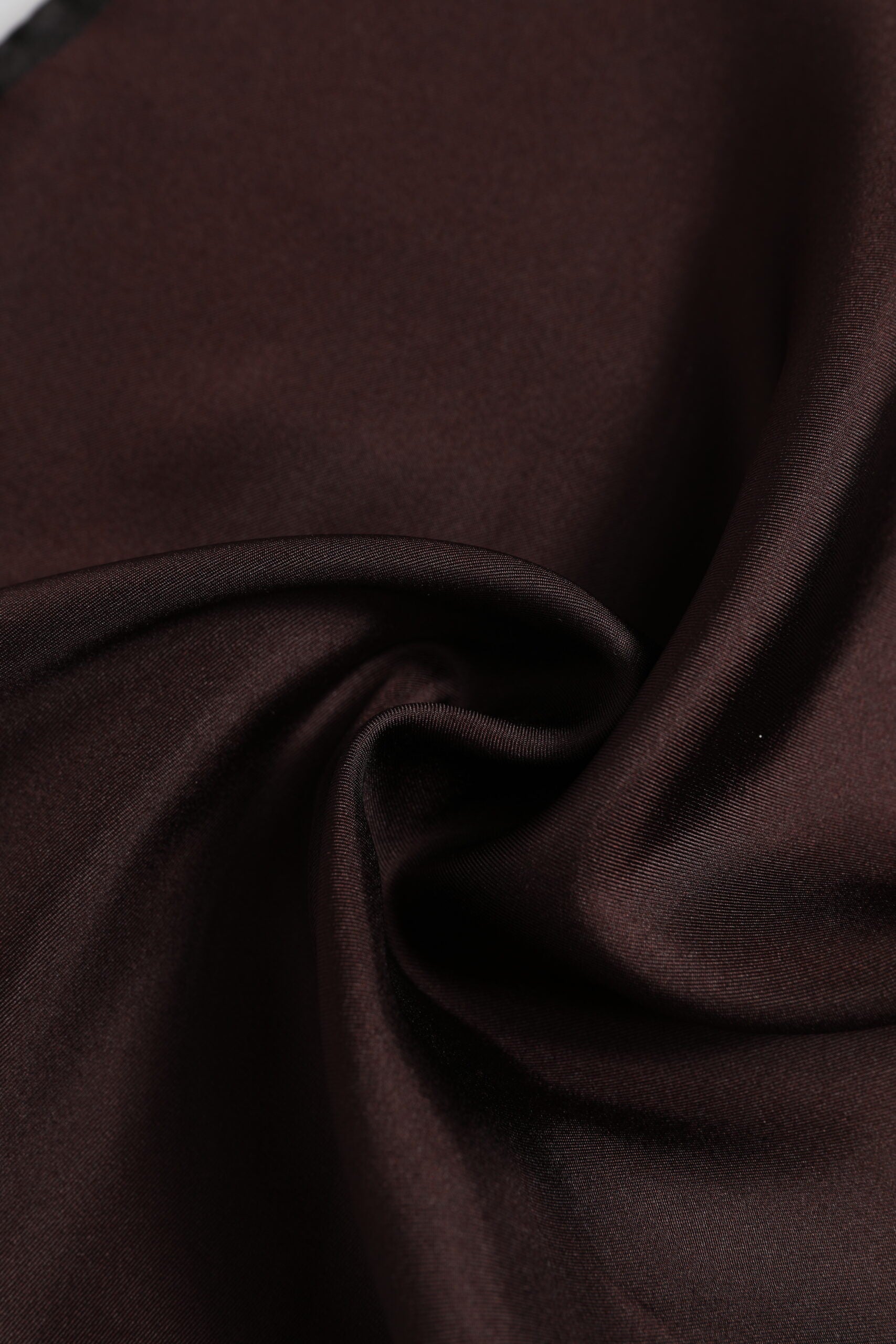 Brauner quadratischer Foulard-Schal aus Seide von DG Crown für Herren