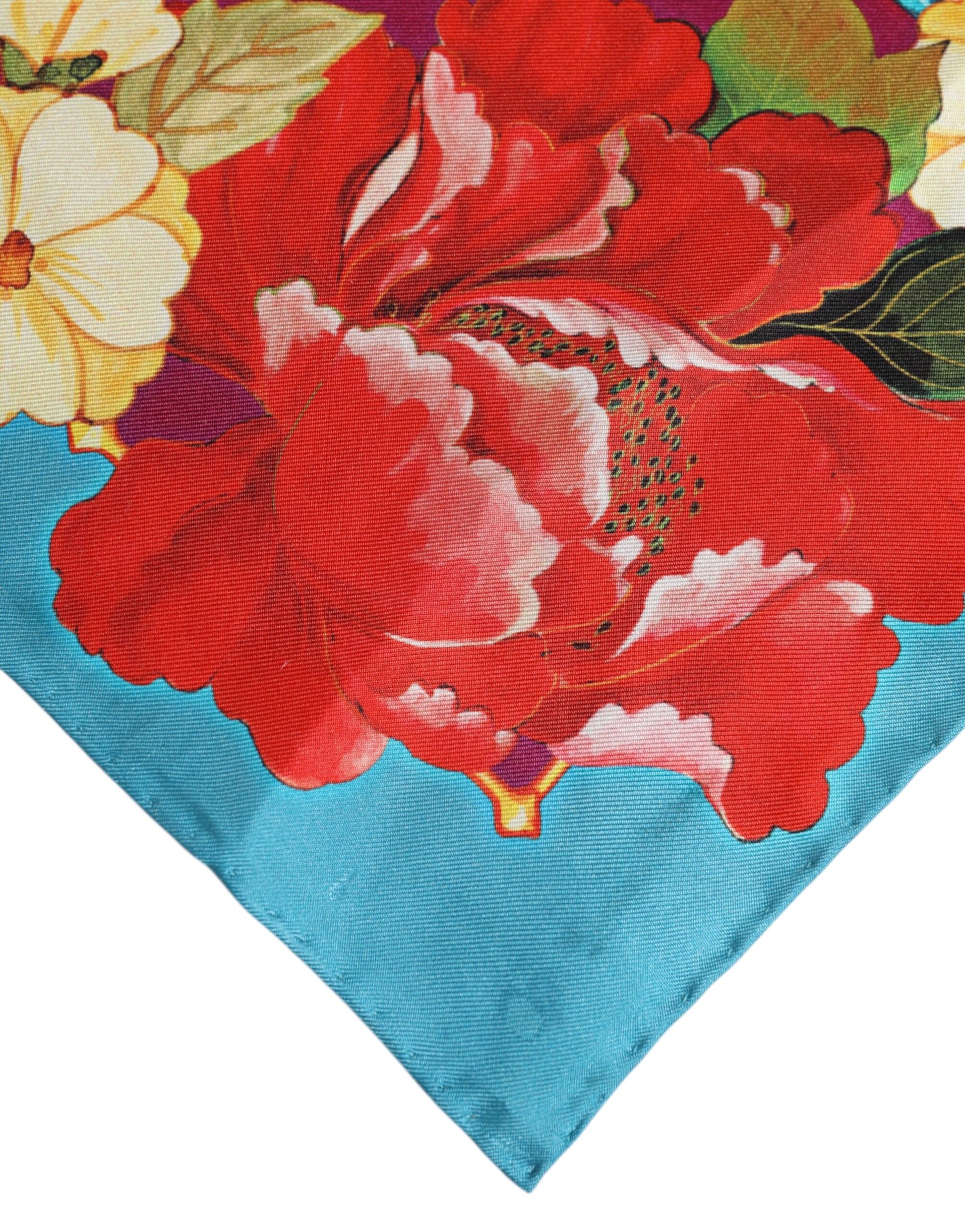 Quadratischer Foulard mit mehrfarbigem Blumenmuster