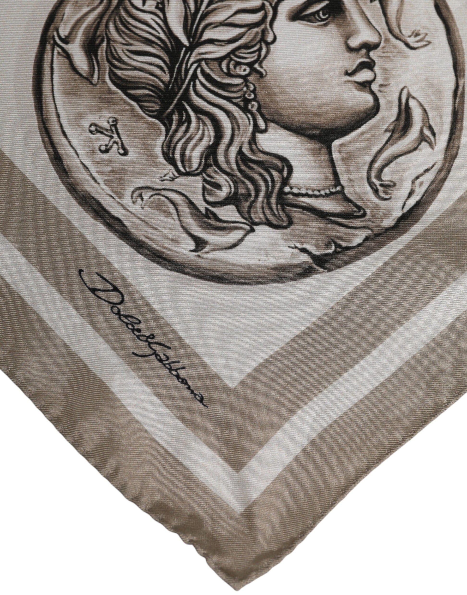 Beigefarbener quadratischer Foulard aus Seide mit grafischem Muster für Herren