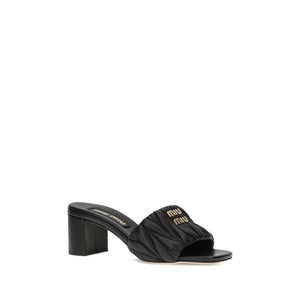 Sandalen mit Logo