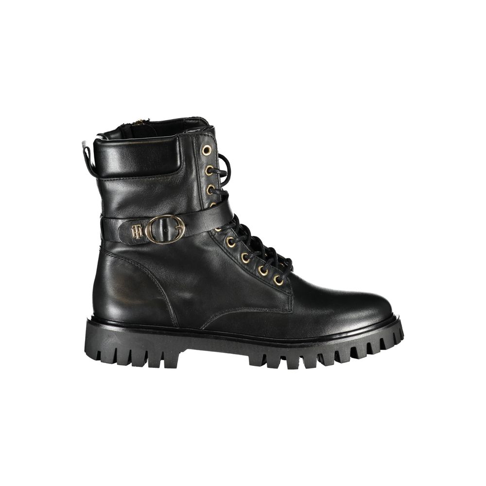 Schwarzer Polyesterstiefel