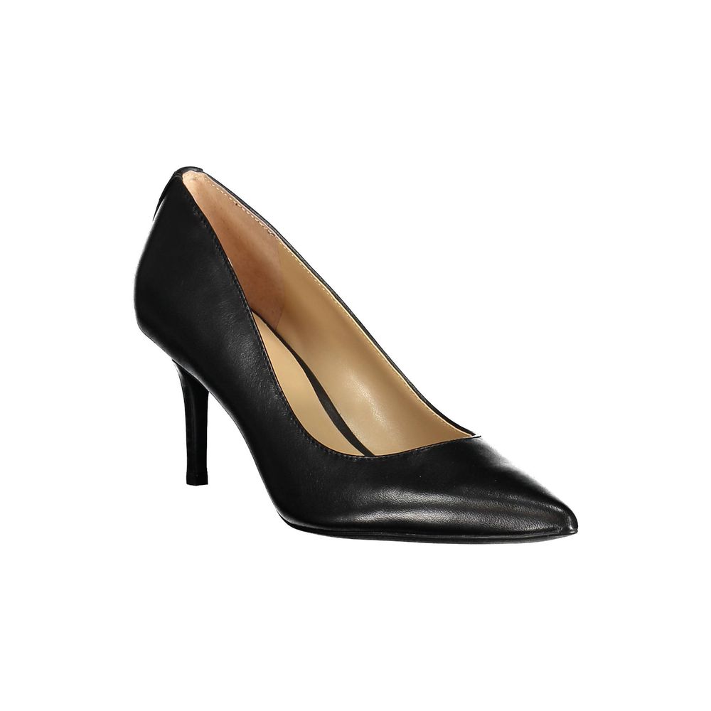 Flache Schuhe aus schwarzem Leder
