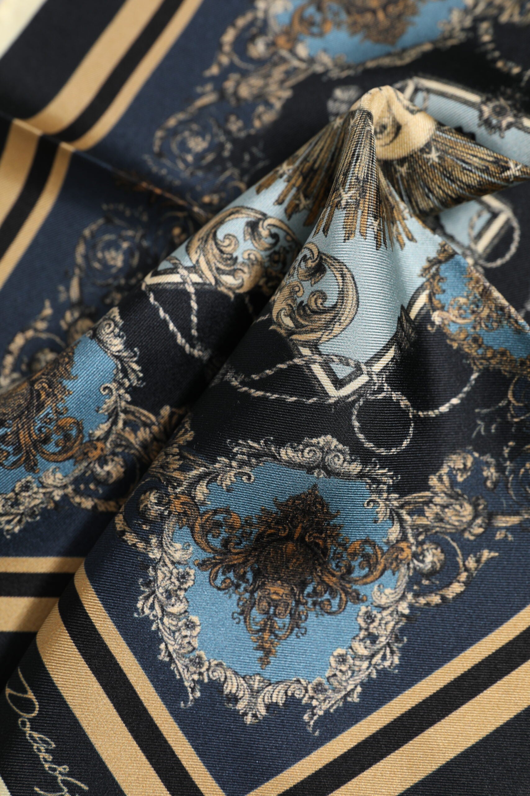 Mehrfarbiger quadratischer Foulard-Schal aus Kaschmir für Herren