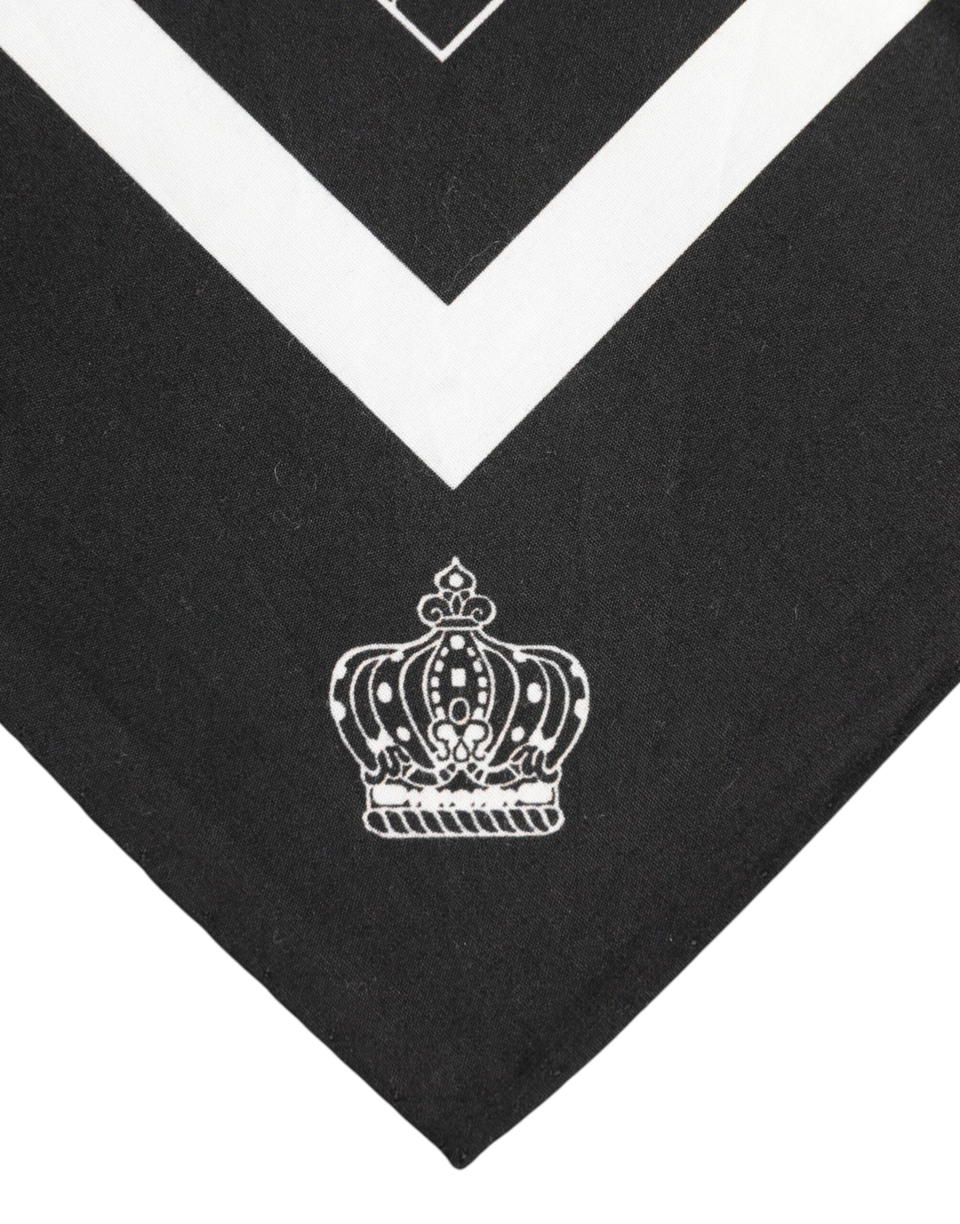 Schwarz-weiß bedruckter quadratischer Foulardschal