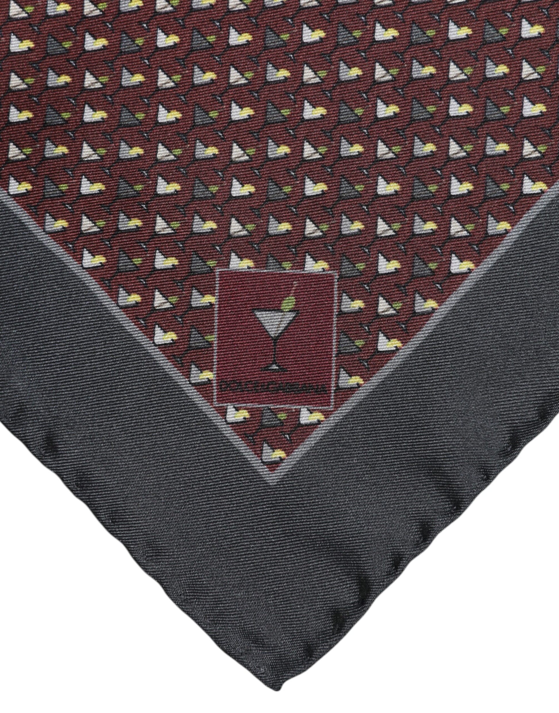 Kastanienbrauner quadratischer Foulard aus Cocktailseide