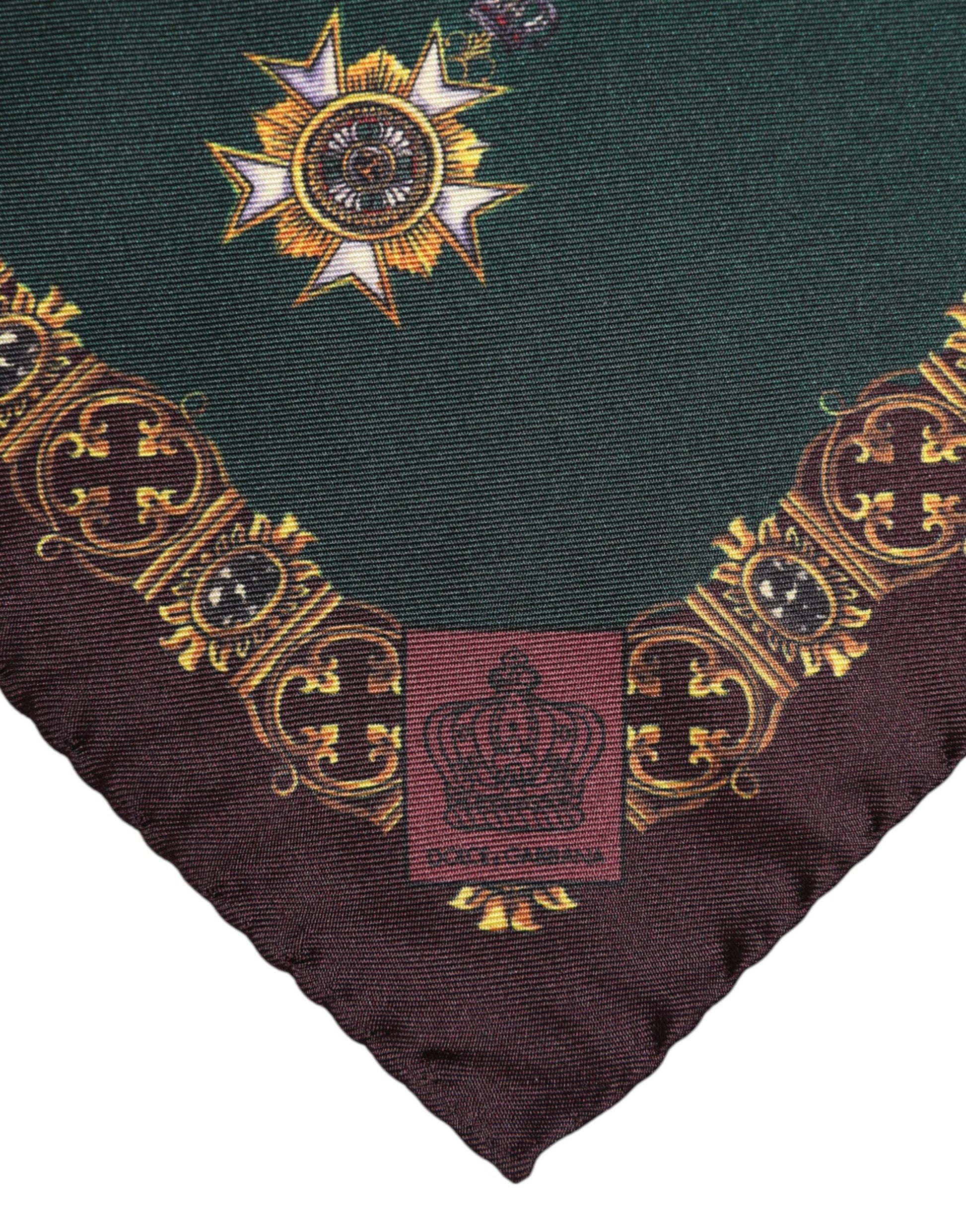Quadratischer Foulard aus Seide mit grünen Medaillen