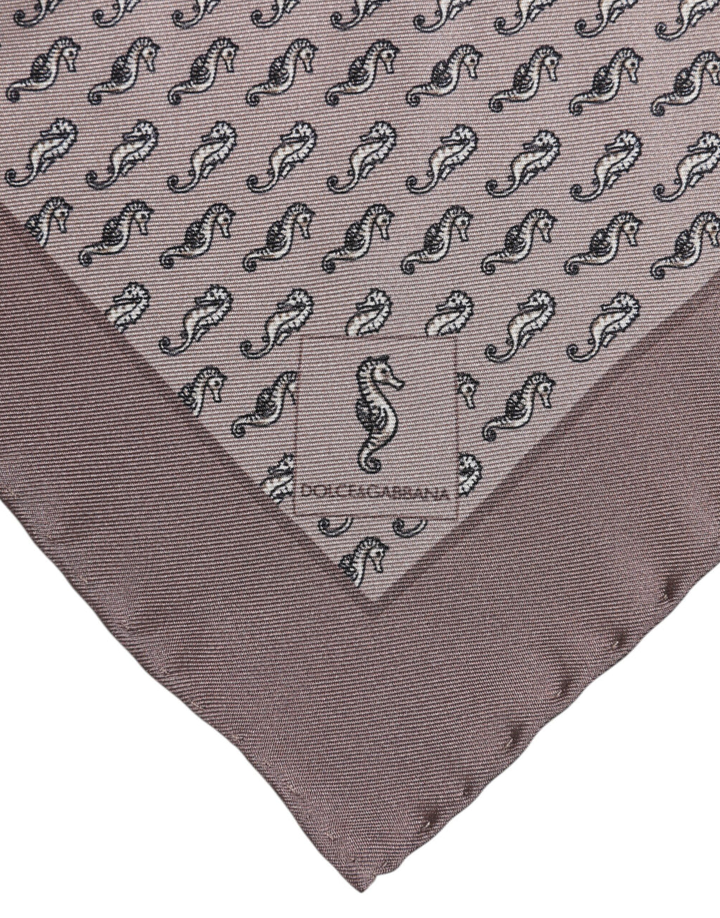 Brauner quadratischer Foulard aus Seide mit Seepferdchenmuster