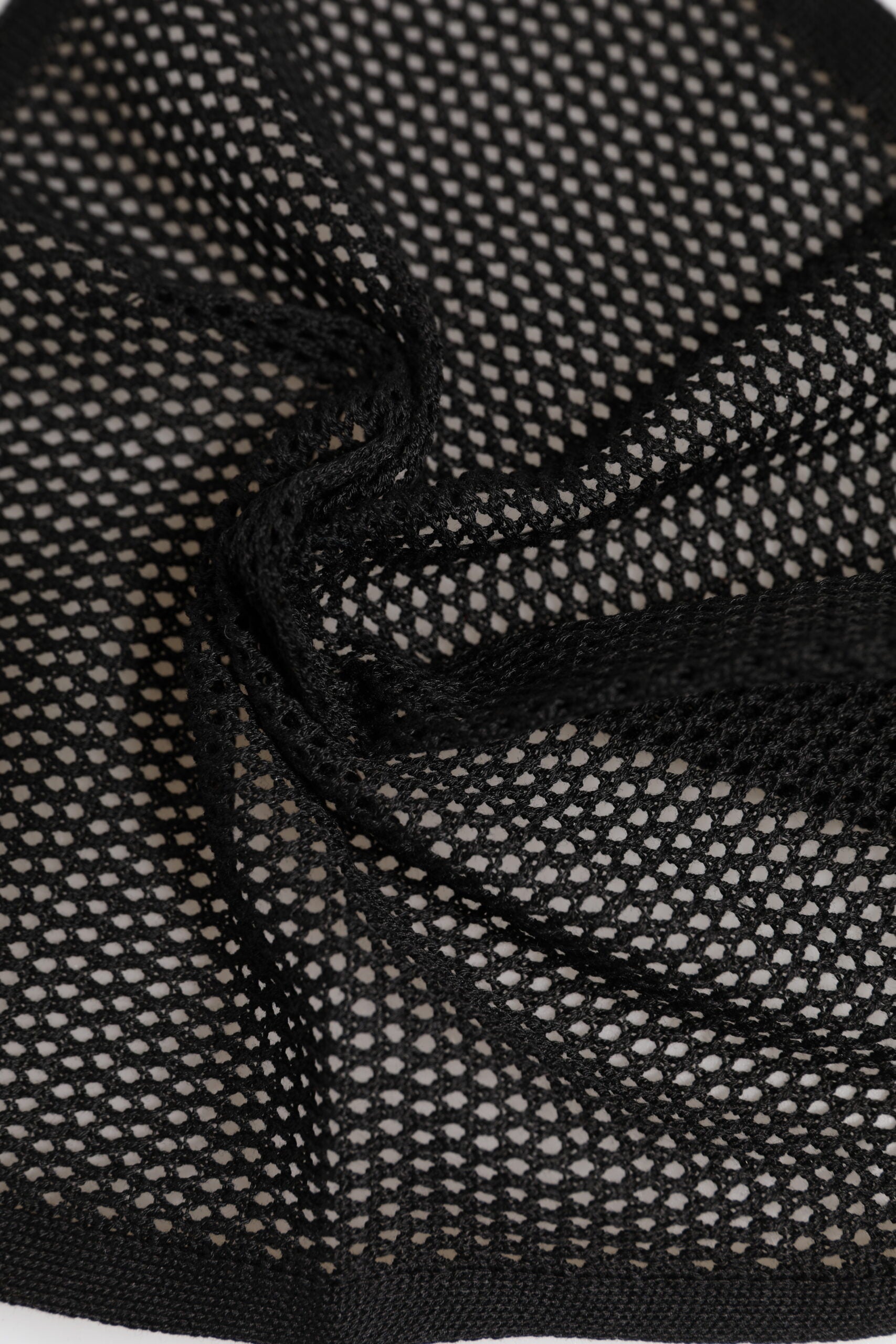 Schwarz gemusterter quadratischer Foulard aus Baumwolle