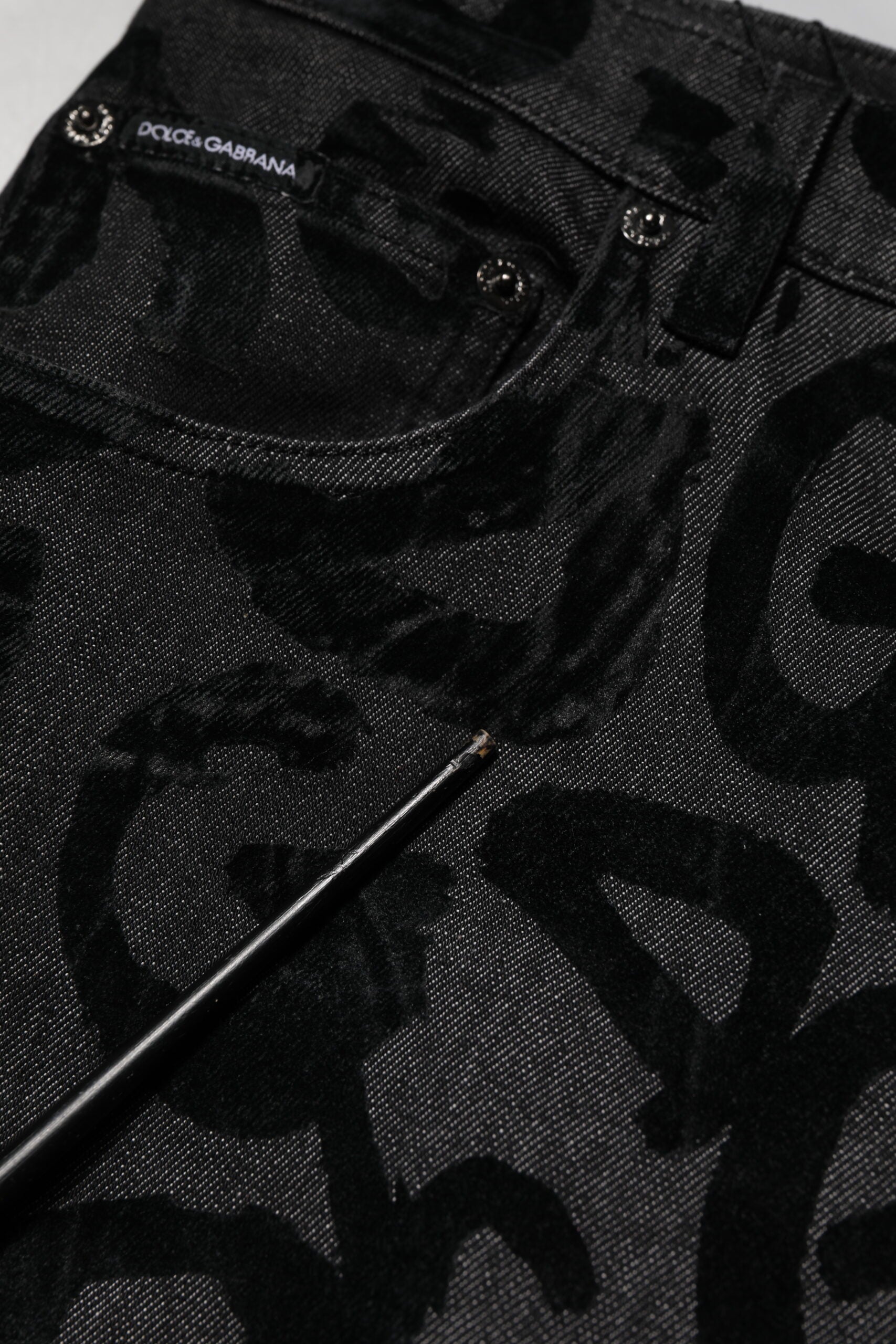 Graue, gerade geschnittene Herrenjeans aus Baumwolle mit DG-Logo