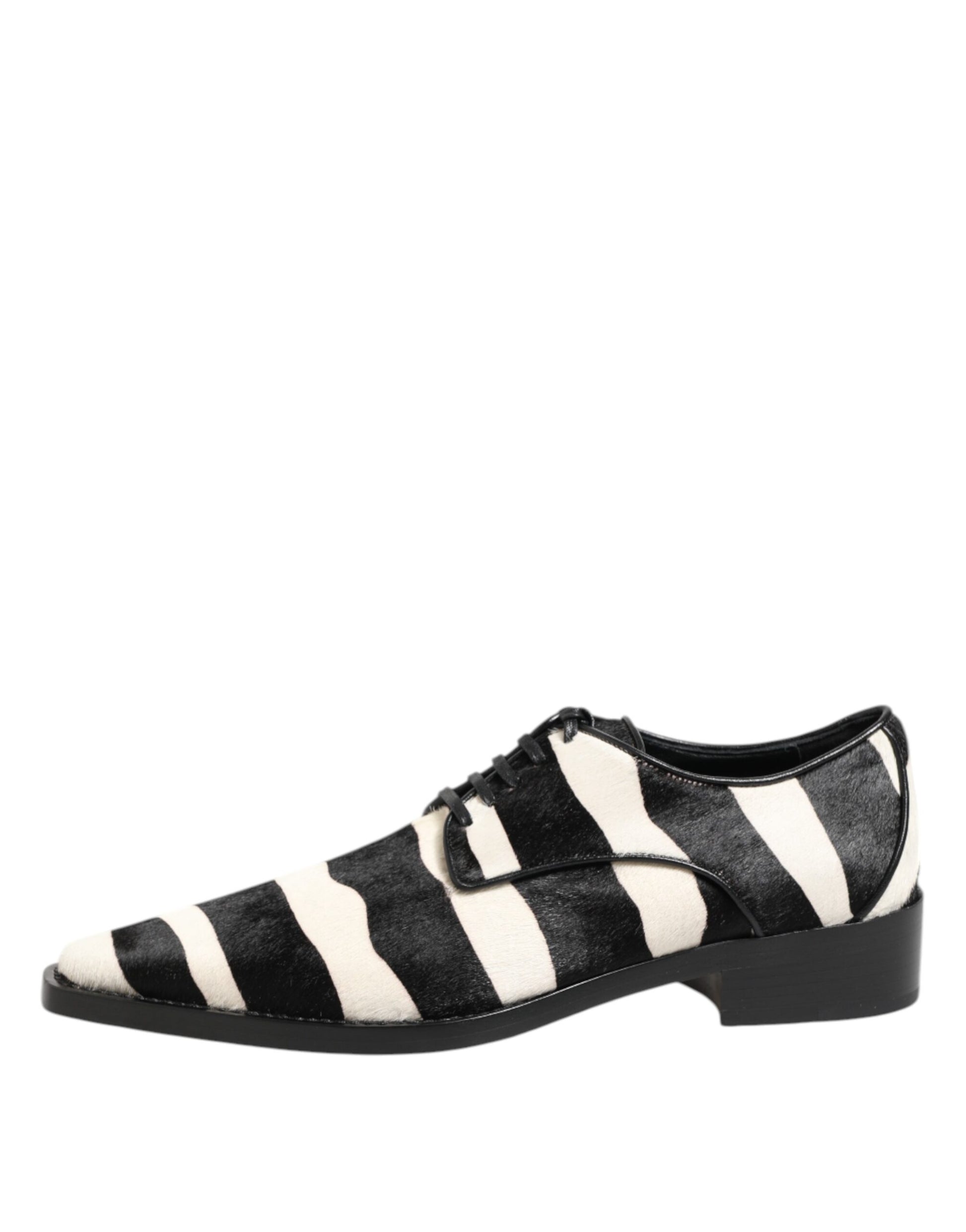 Schwarz-weiße Abendschuhe aus Ponyfell mit Zebramuster