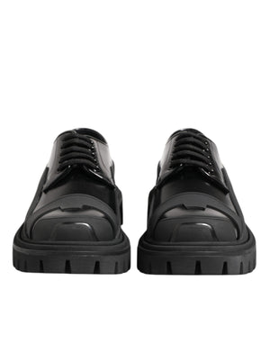 Schwarze Trekking-Derby-Schuhe aus Lackleder