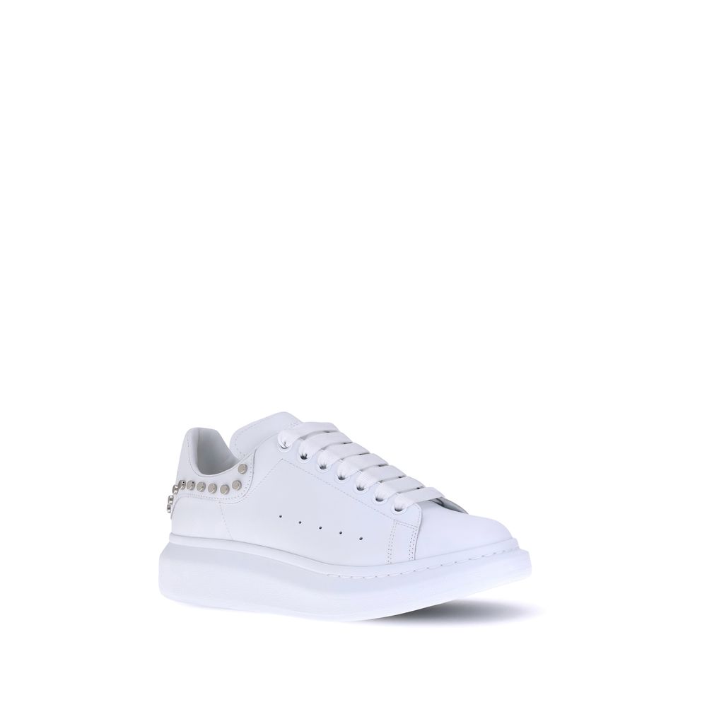Sneakers aus Leder mit Nieten