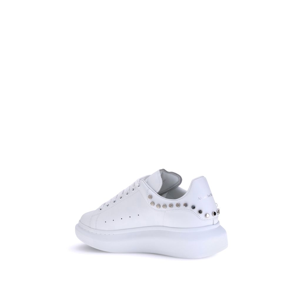 Sneakers aus Leder mit Nieten