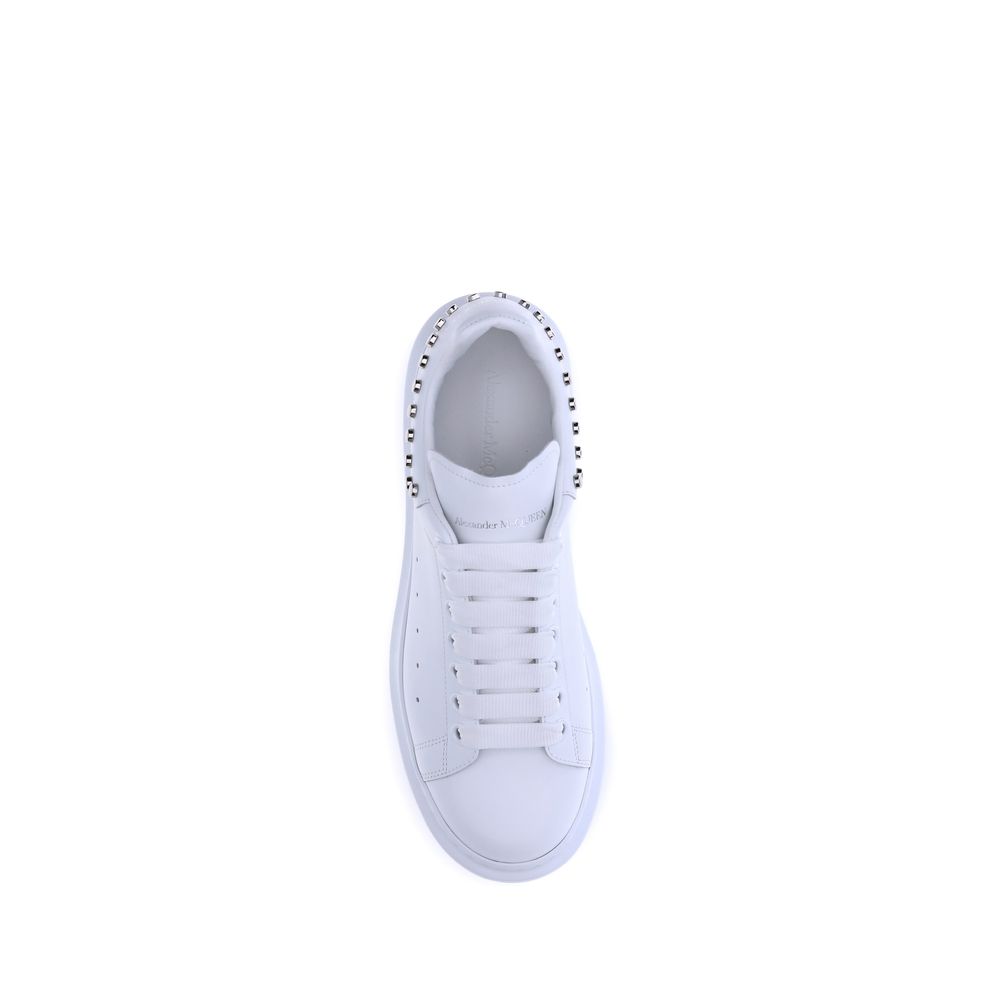 Sneakers aus Leder mit Nieten
