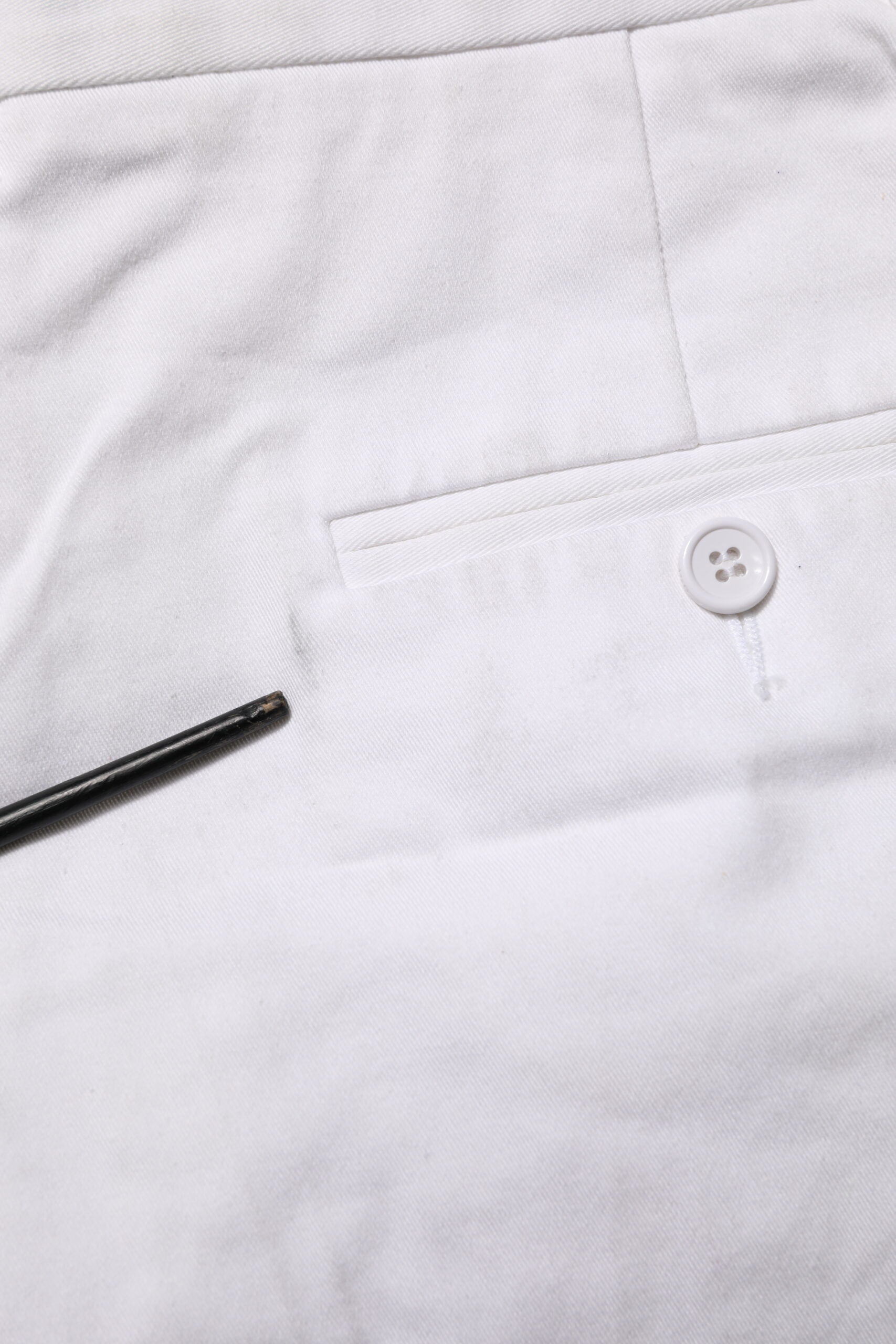 Weiße Bermudashorts aus Baumwolle mit mittlerer Taille für Damen