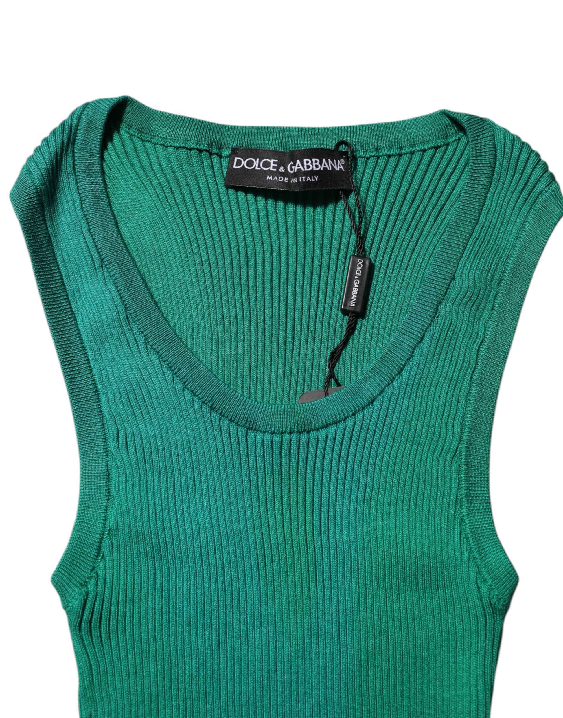 Grünes ärmelloses Tanktop aus Seide mit Rundhalsausschnitt