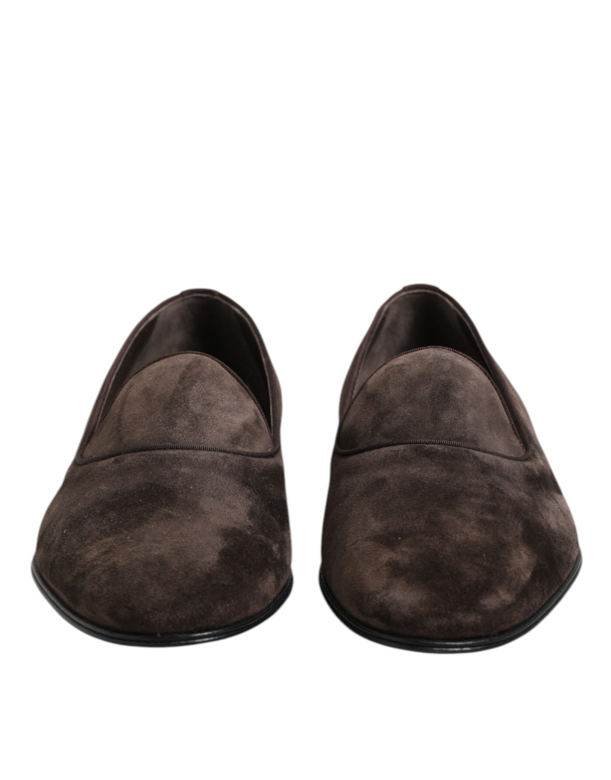 Braune Slipper aus Samtleder