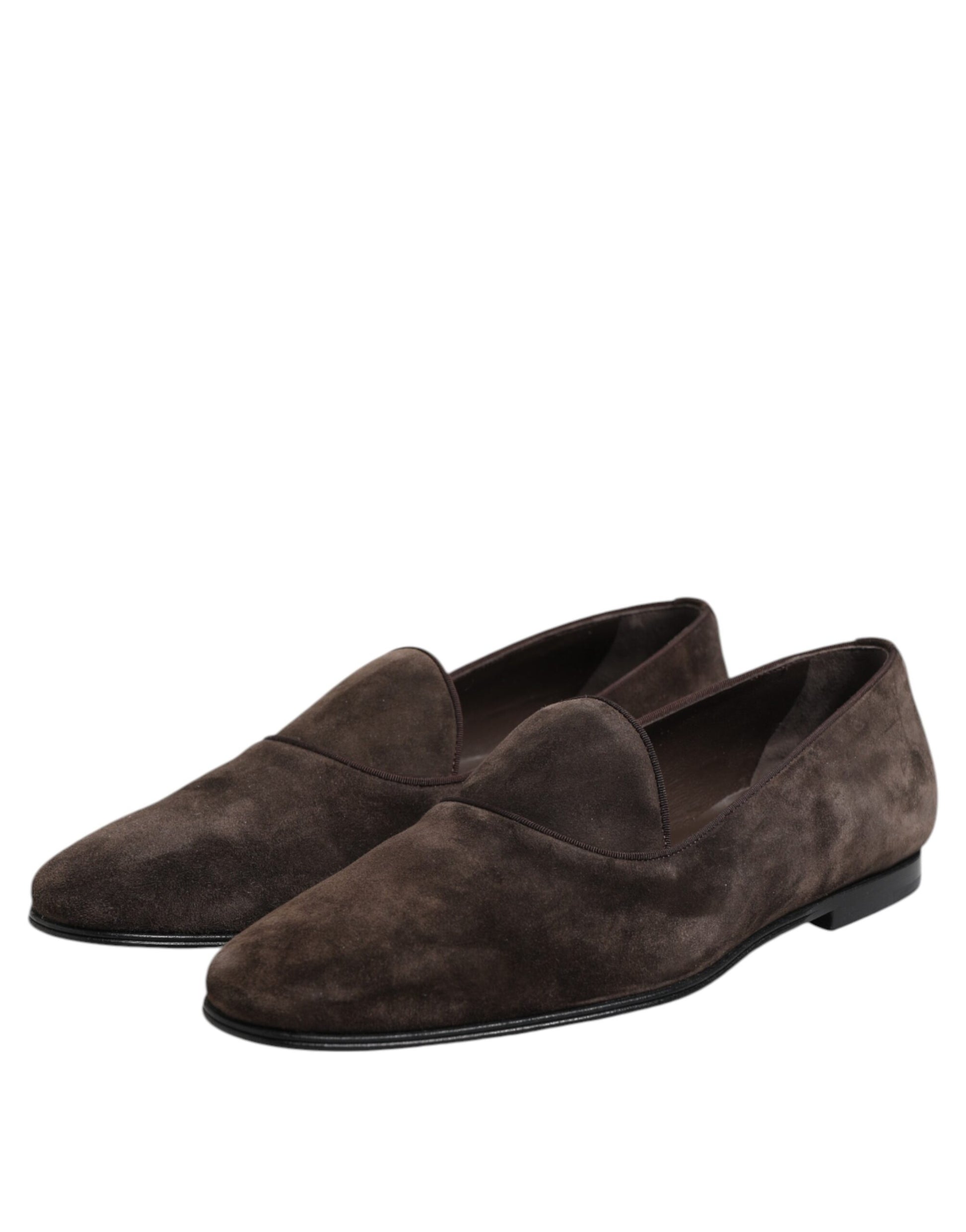 Braune Slipper aus Samtleder