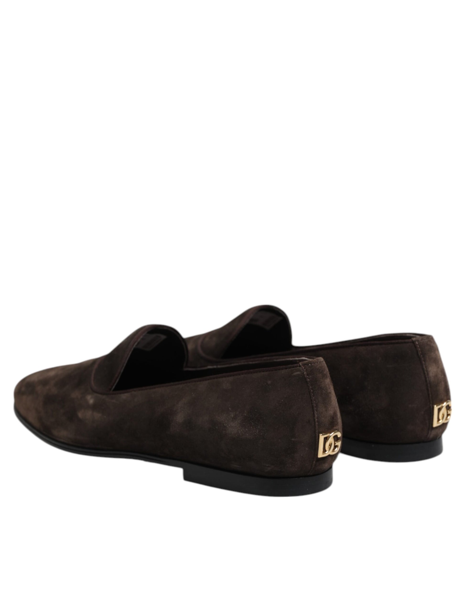 Braune Slipper aus Samtleder