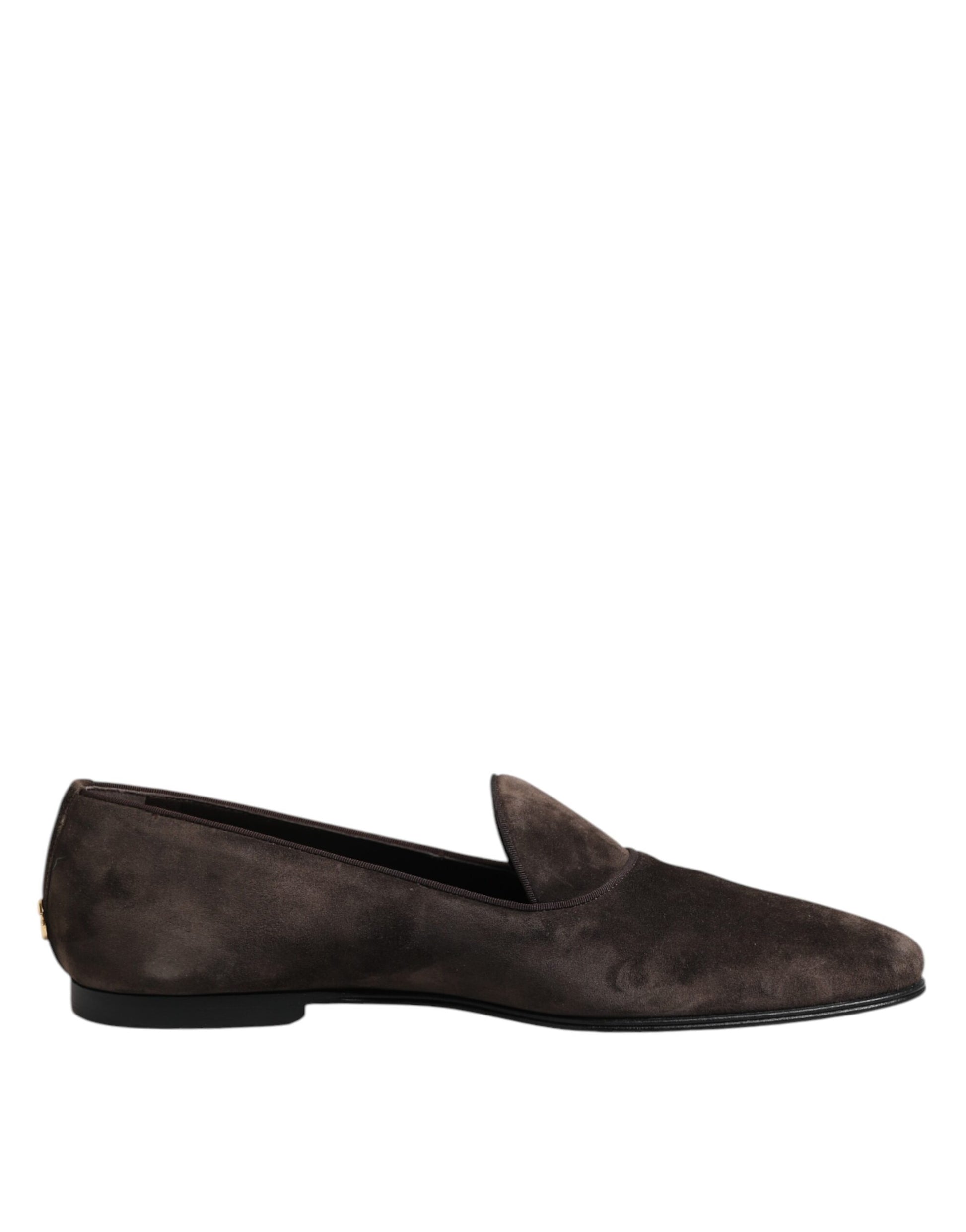 Braune Slipper aus Samtleder