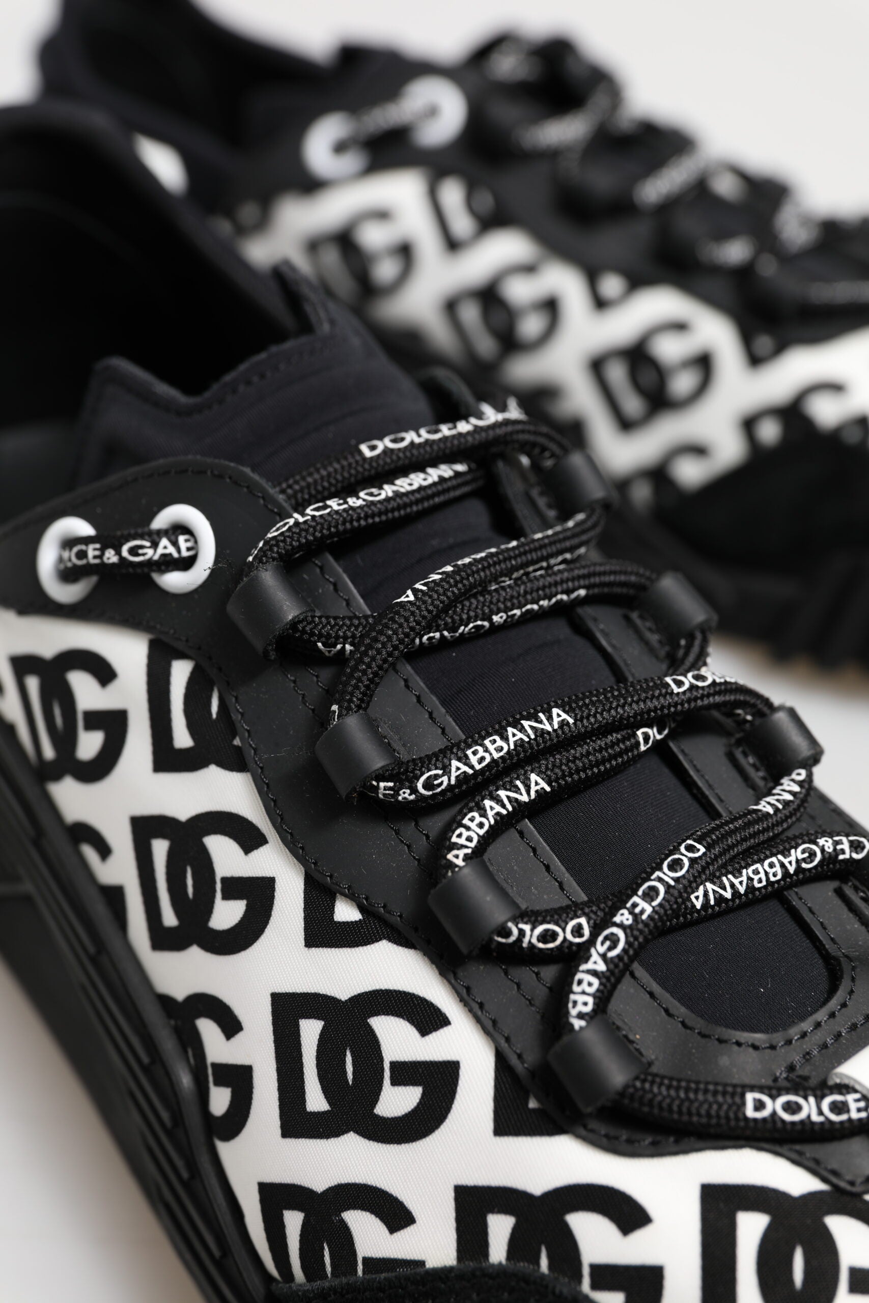Schwarzes Logo, Schnürschuh, niedriges Oberteil, NS1, Sneaker