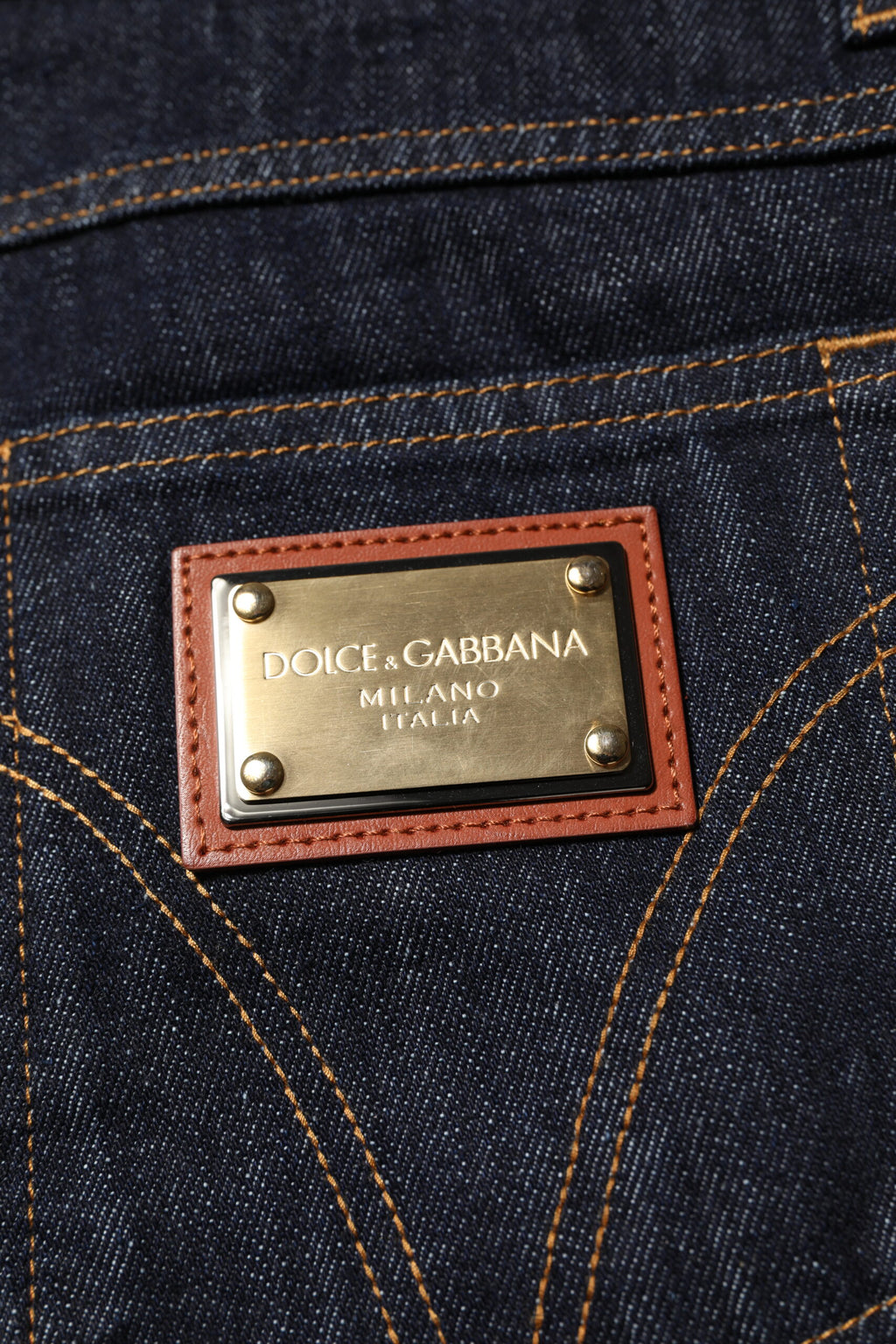 Dunkelblaue Herrenjeans aus Baumwolle mit Logo-Plakette