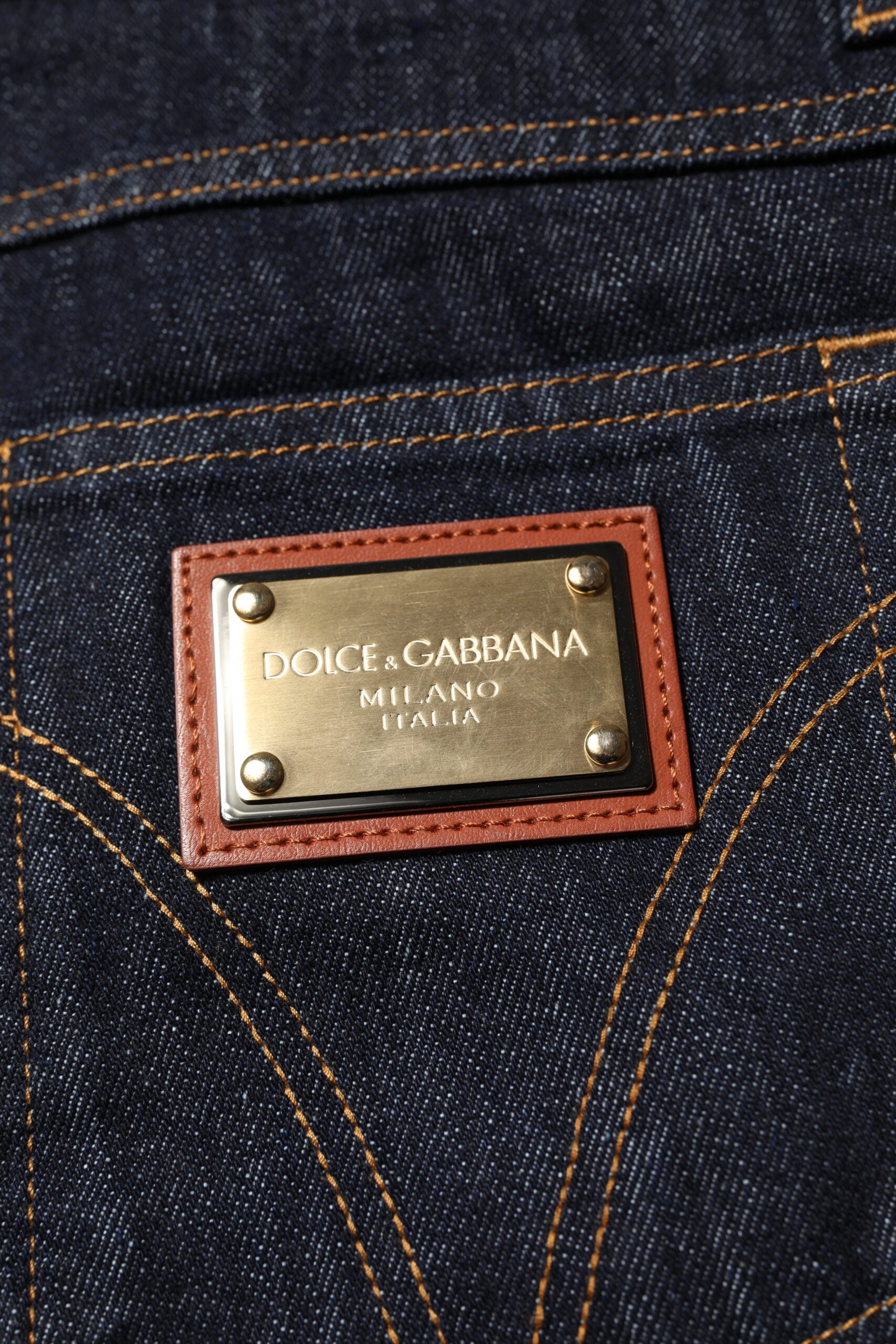 Dunkelblaue Herrenjeans aus Baumwolle mit Logo-Plakette