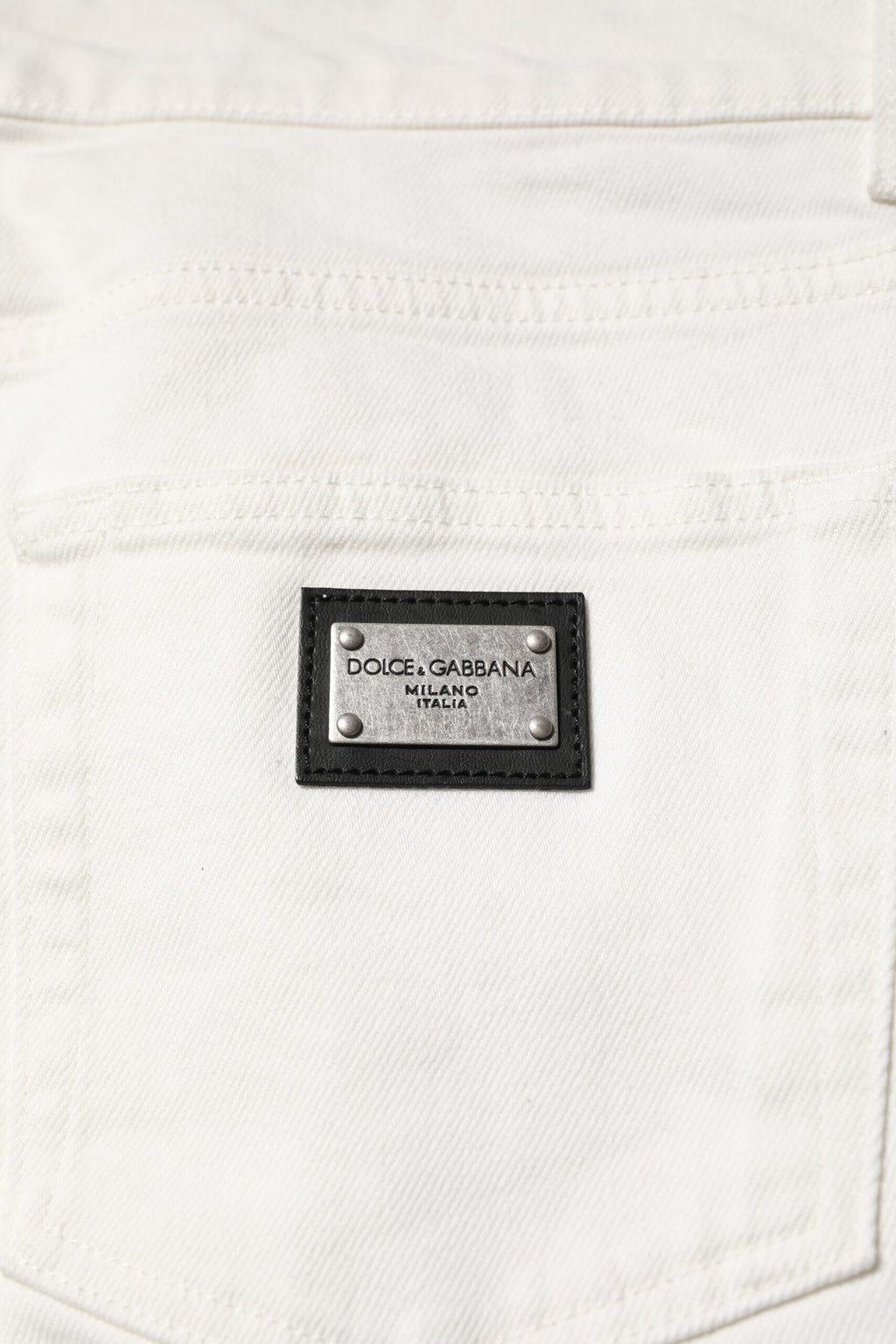 Weiße Slim Fit-Jeans aus Baumwolle mit Logo-Schild
