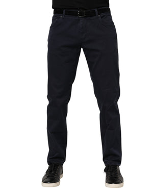 Blaue Jeans aus konischem Baumwolldenim