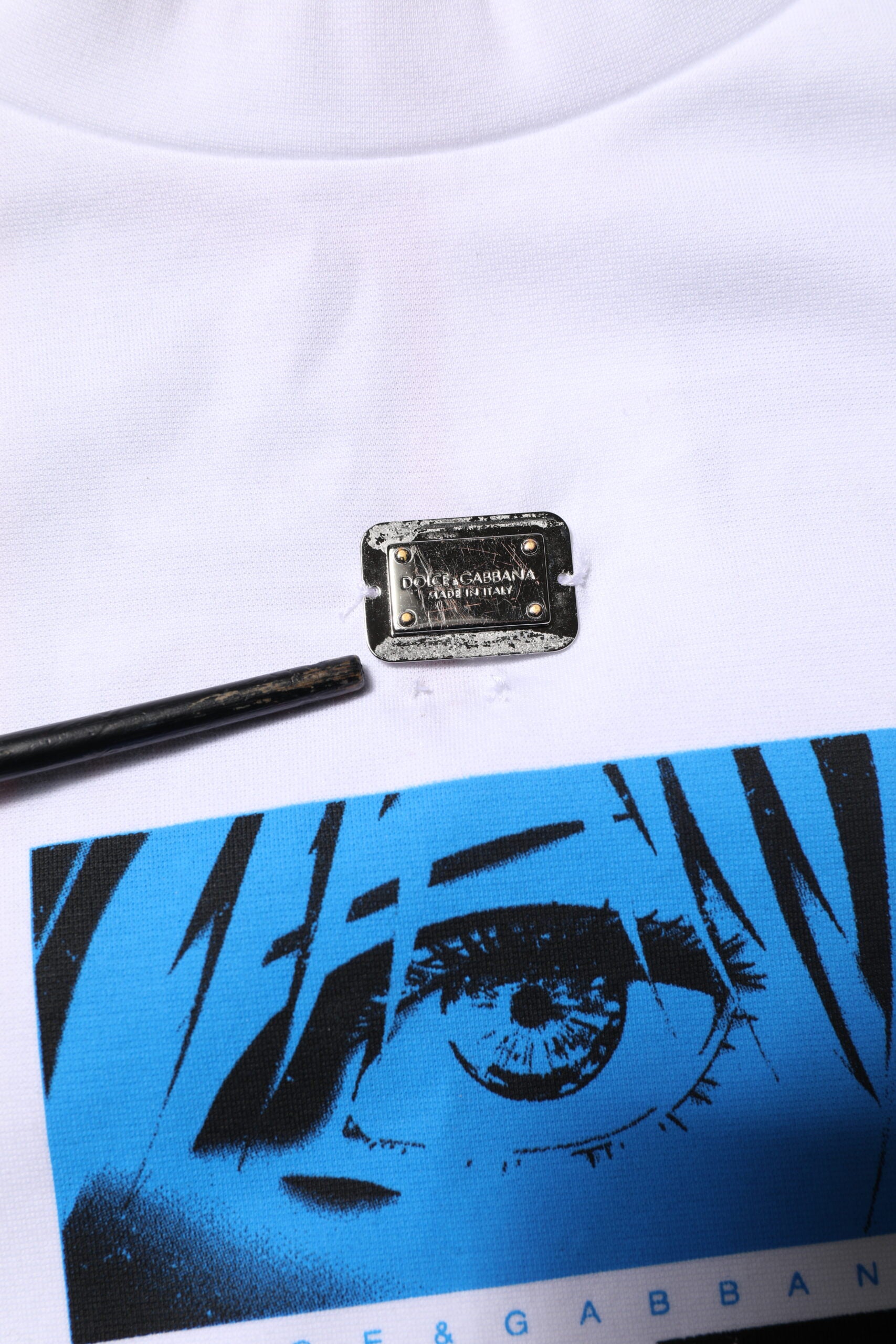 Weißes Baumwoll-T-Shirt mit Rundhalsausschnitt und Grafikdruck