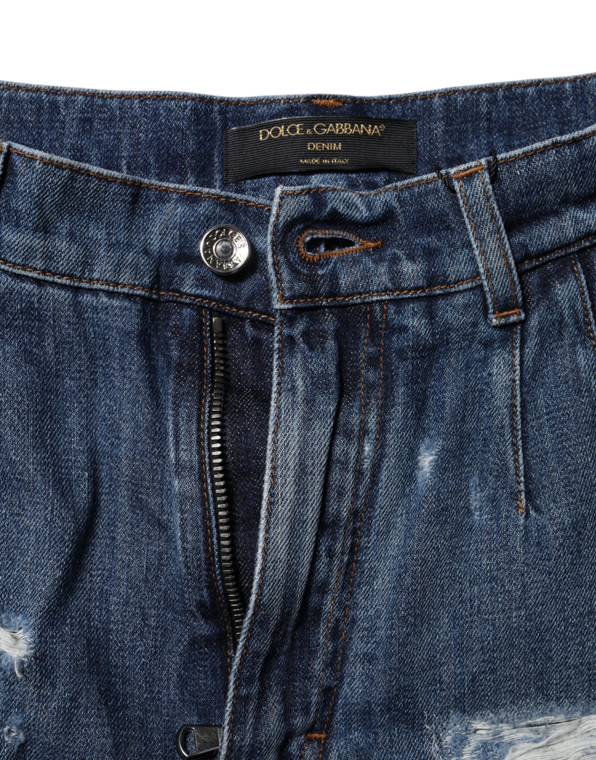 Blaue Bermudashorts aus zerfetztem Baumwolldenim