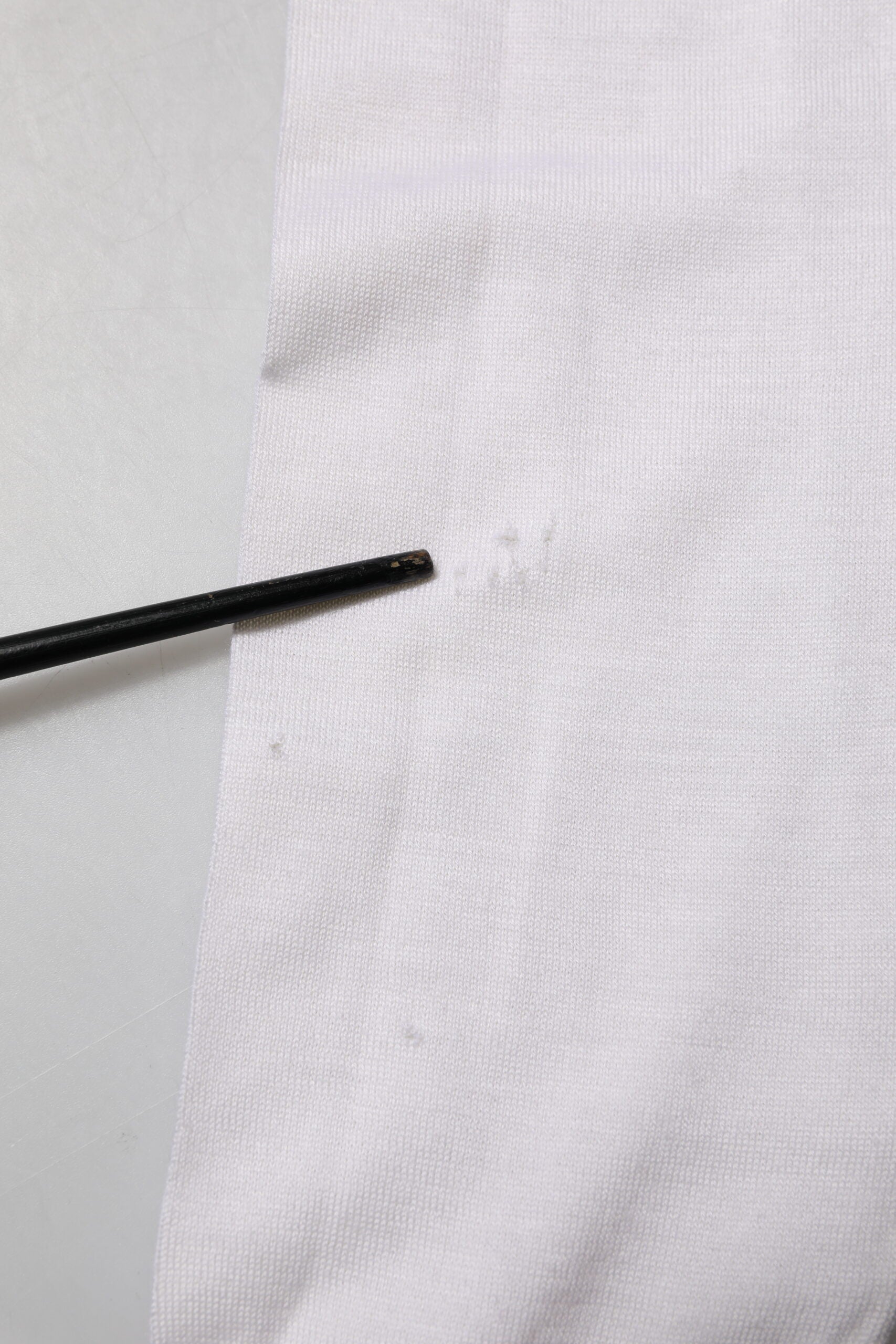 Dolce & Gabbana White Cashmere Logo V-neck Pullover Sweater