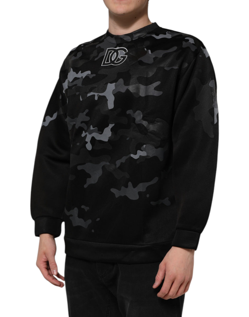 Schwarzer Camouflage-Pullover