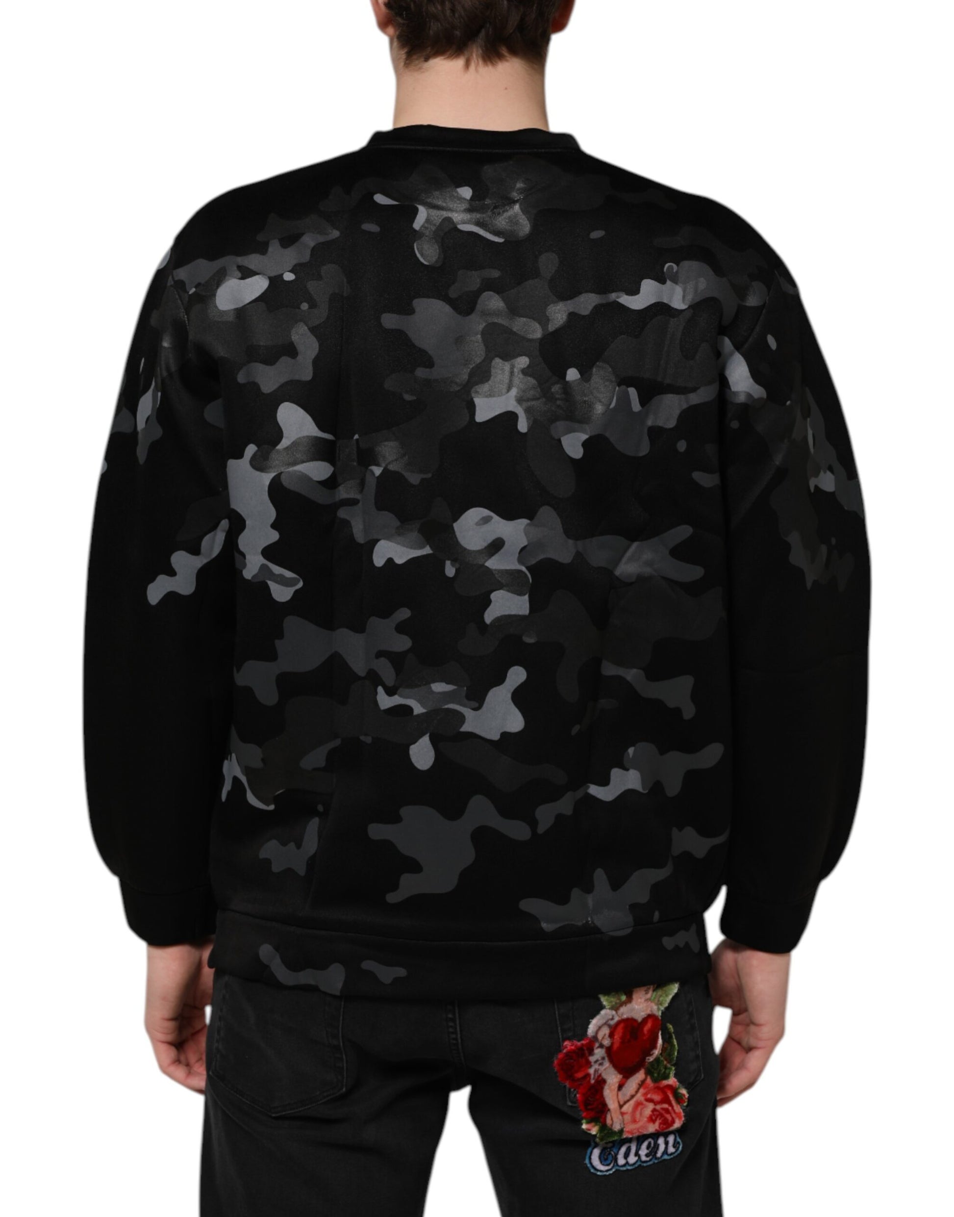 Schwarzer Camouflage-Pullover