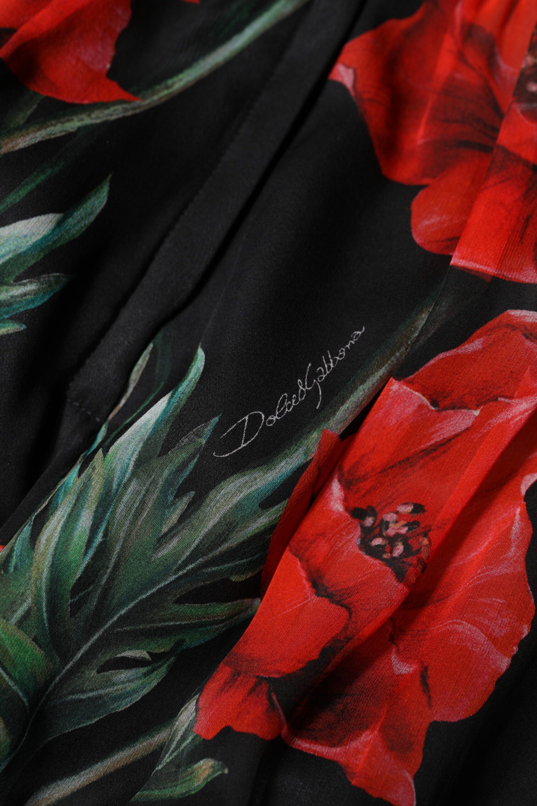 Schwarze Hotpants-Shorts mit Blumenmuster und hoher Taille für Damen