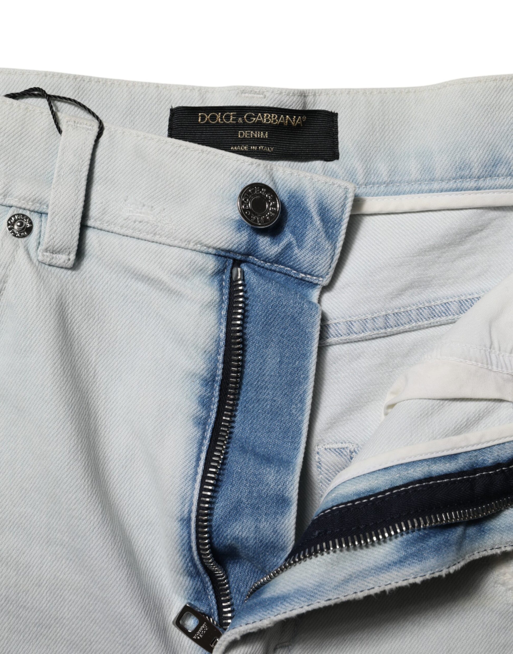 Hellblaue Hotpants-Shorts aus gewaschenem Denim