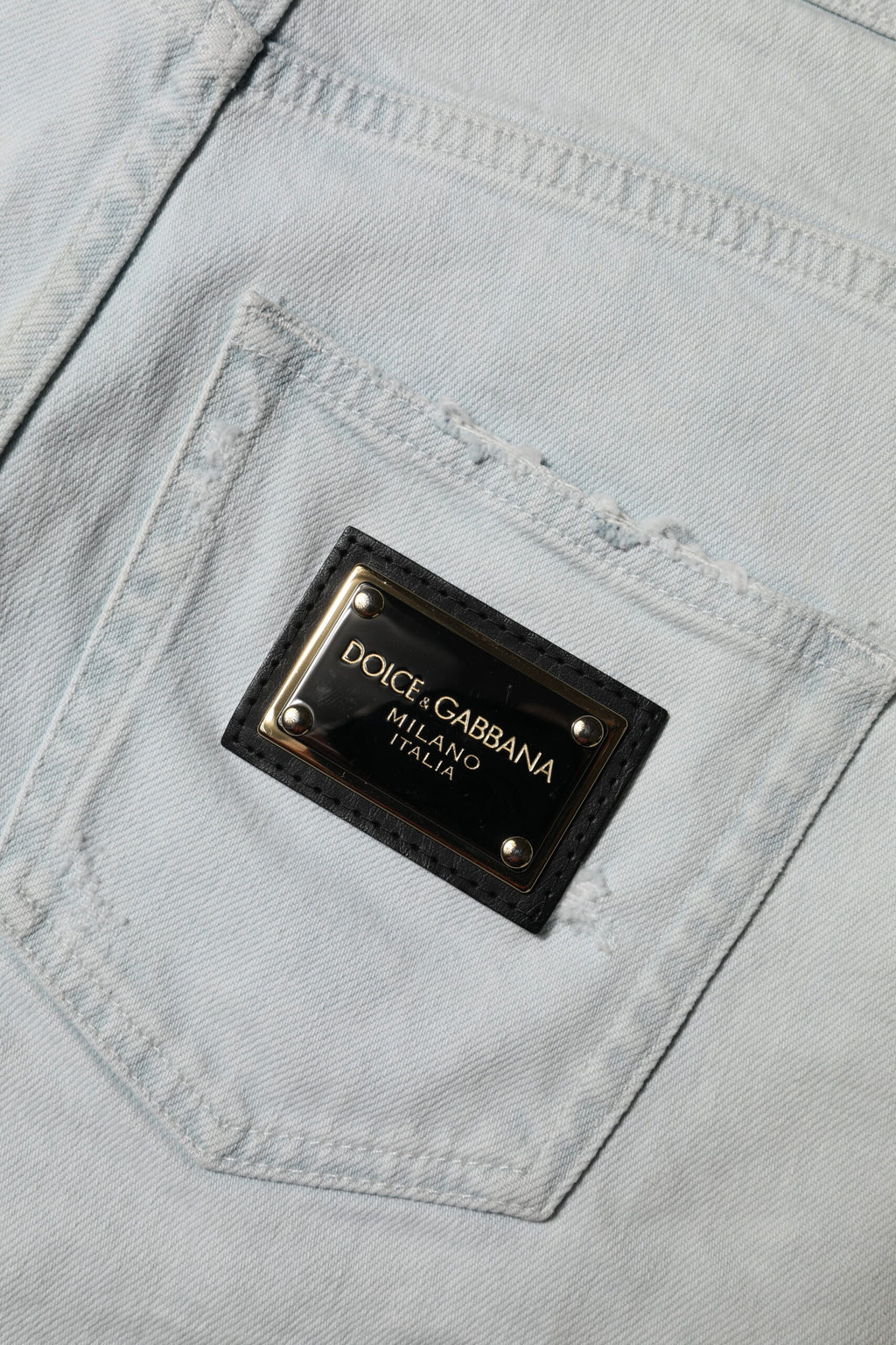 Hellblaue Hotpants-Shorts aus gewaschenem Denim