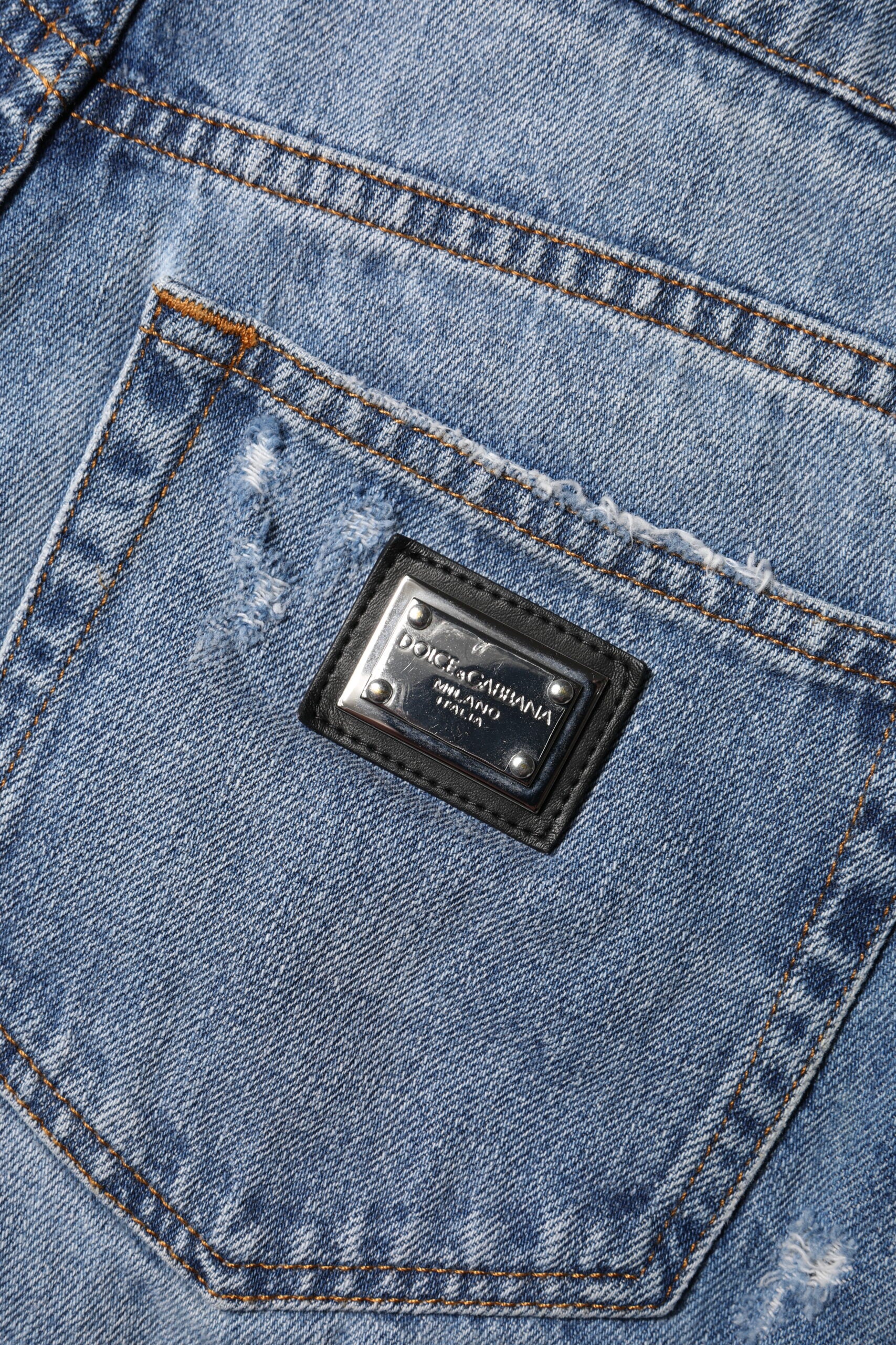 Blaue Hotpants-Shorts aus Denim-Baumwolle mit Logo-Schild