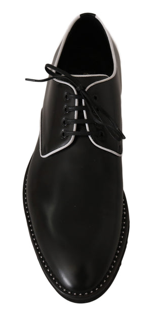 Schwarze Derby-Schuhe aus weißem Leder