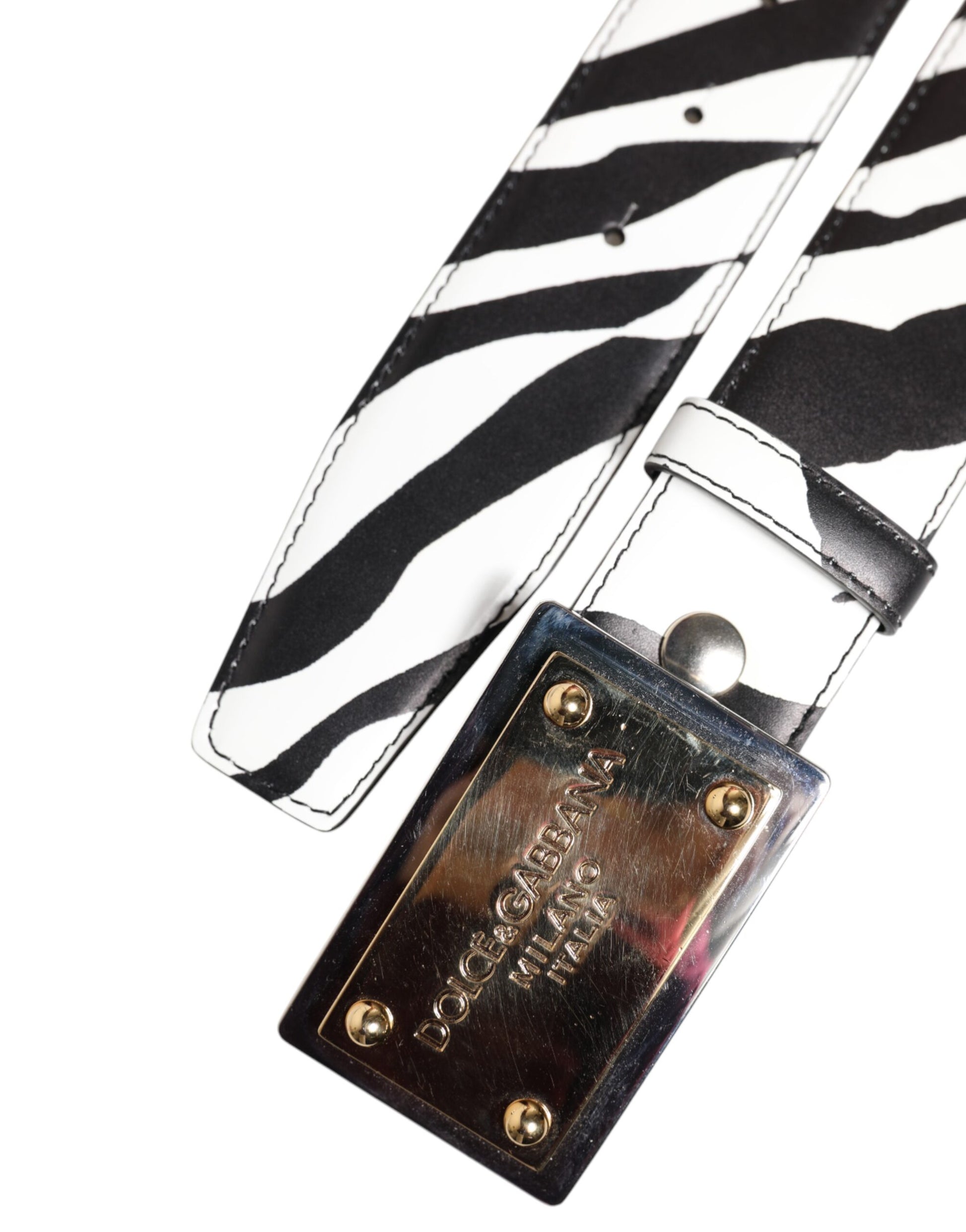 Schwarz-weißer Zebra-Gürtel mit goldener Metall-Logoschnalle