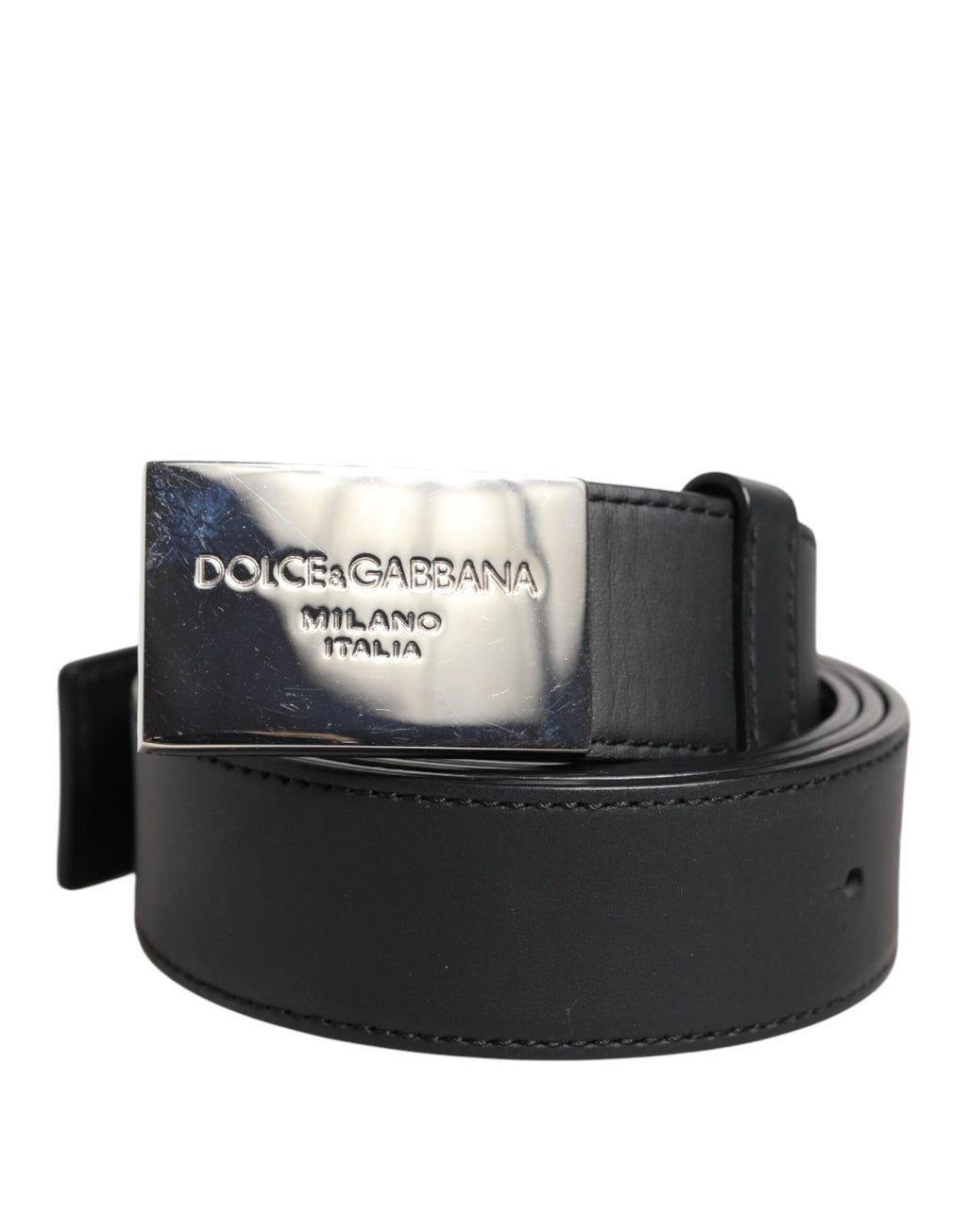 Schwarzer Ledergürtel mit Metall-Logoschnalle