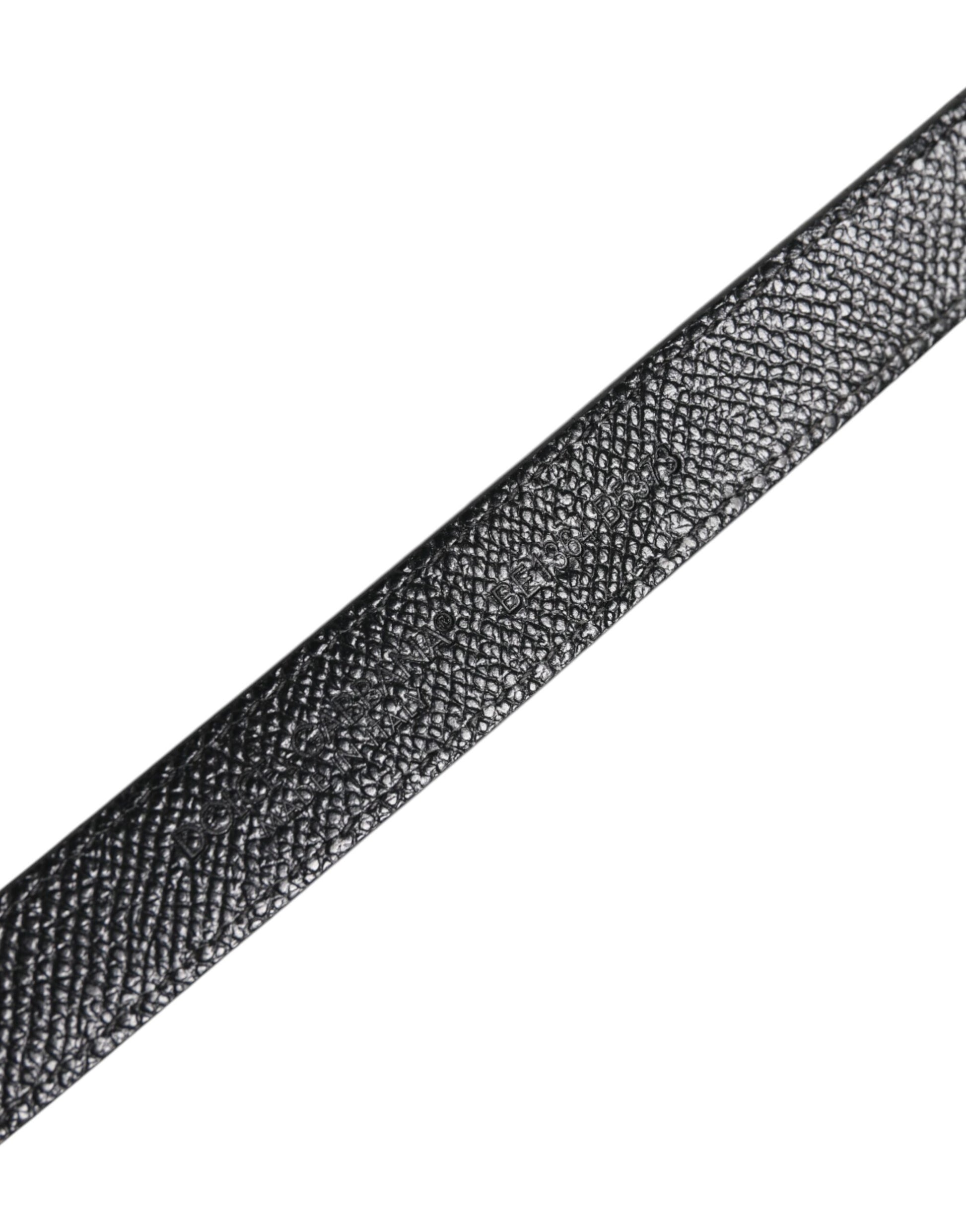 Schwarzer Cintura-Gürtel aus Leder mit quadratischer Metallschnalle
