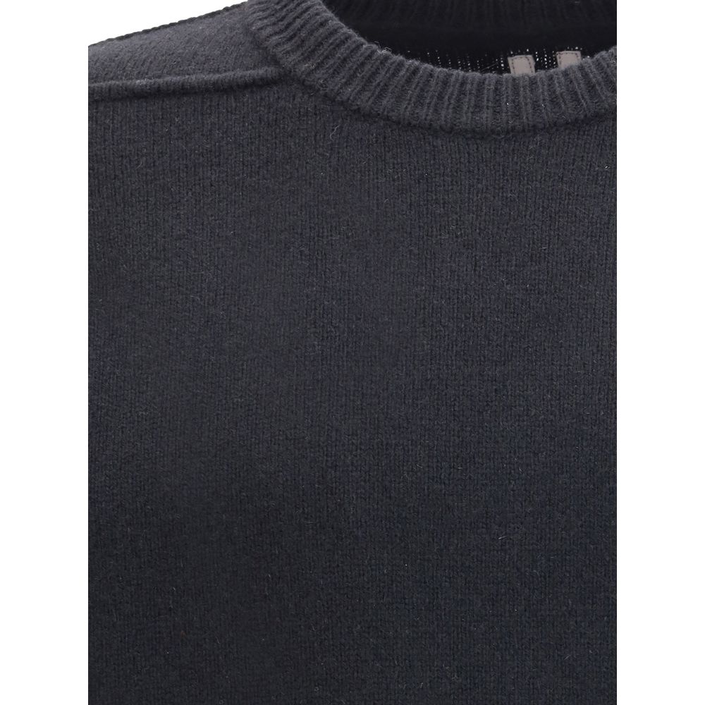 Pullover mit sichtbaren Nähten