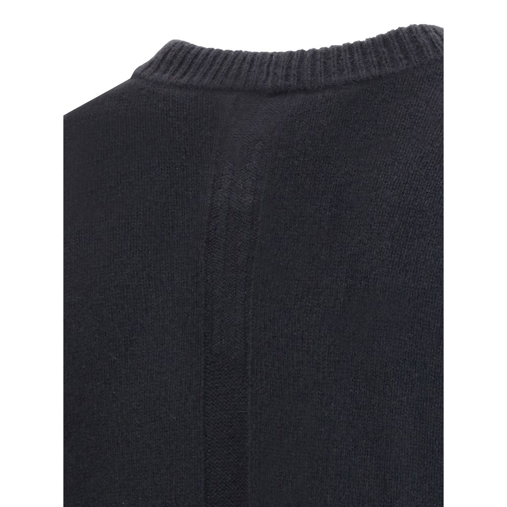 Pullover mit sichtbaren Nähten