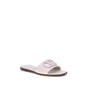 Patent leathe VLogo slide Sandals