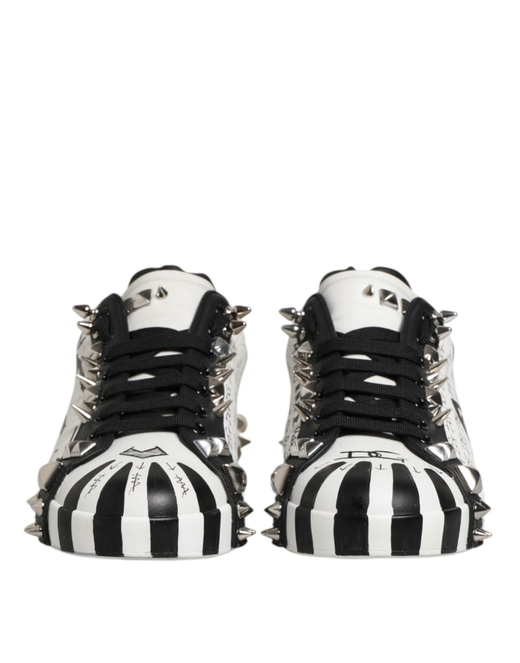 Schwarz-weiße Low-Top-Sneakers mit Nieten