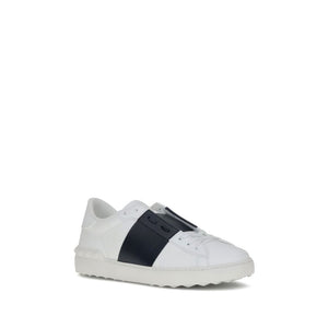 Offene Turnschuhe